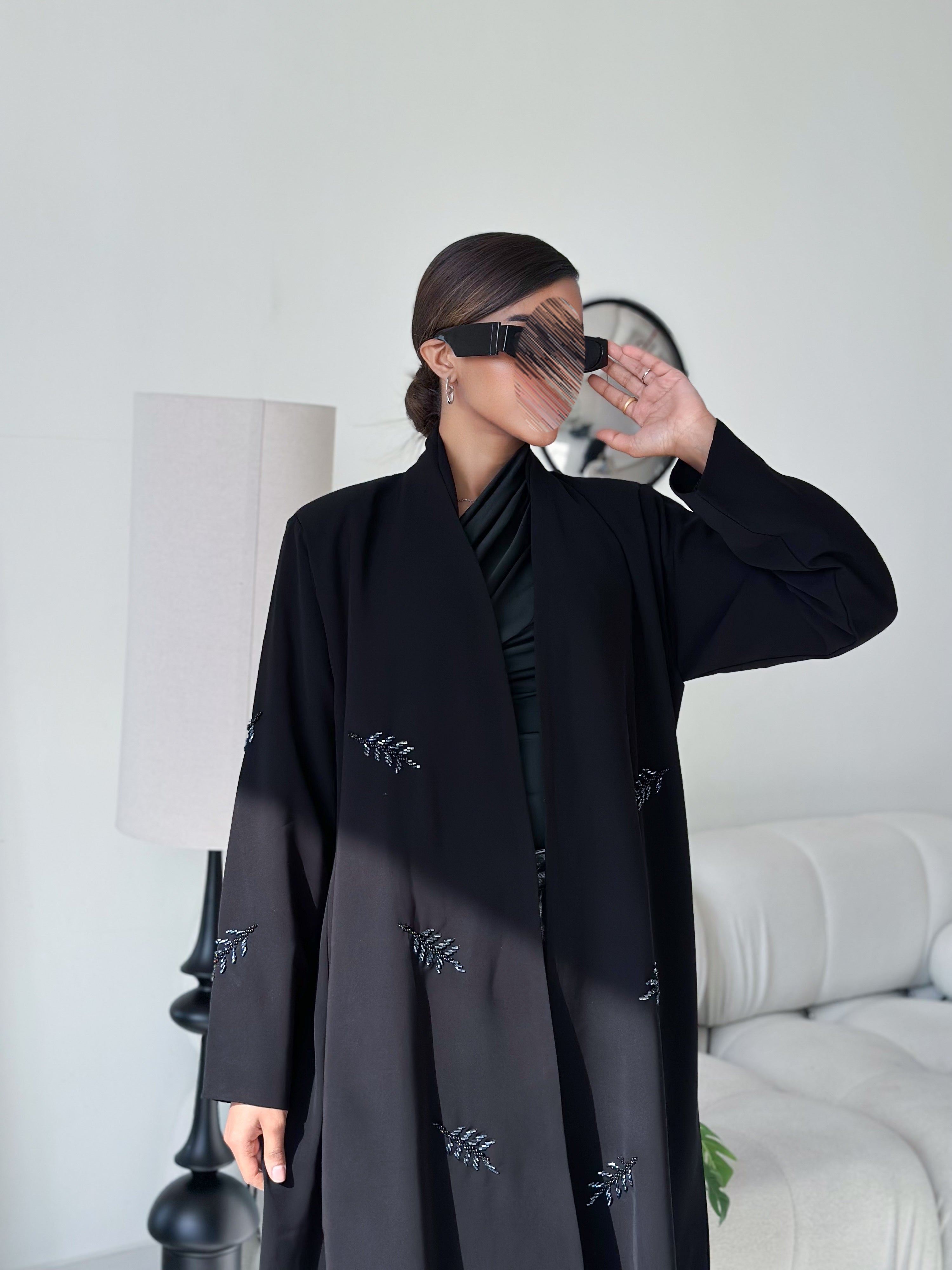 MW645 - Light Crepe Standing with Jacquard Half-Cloche