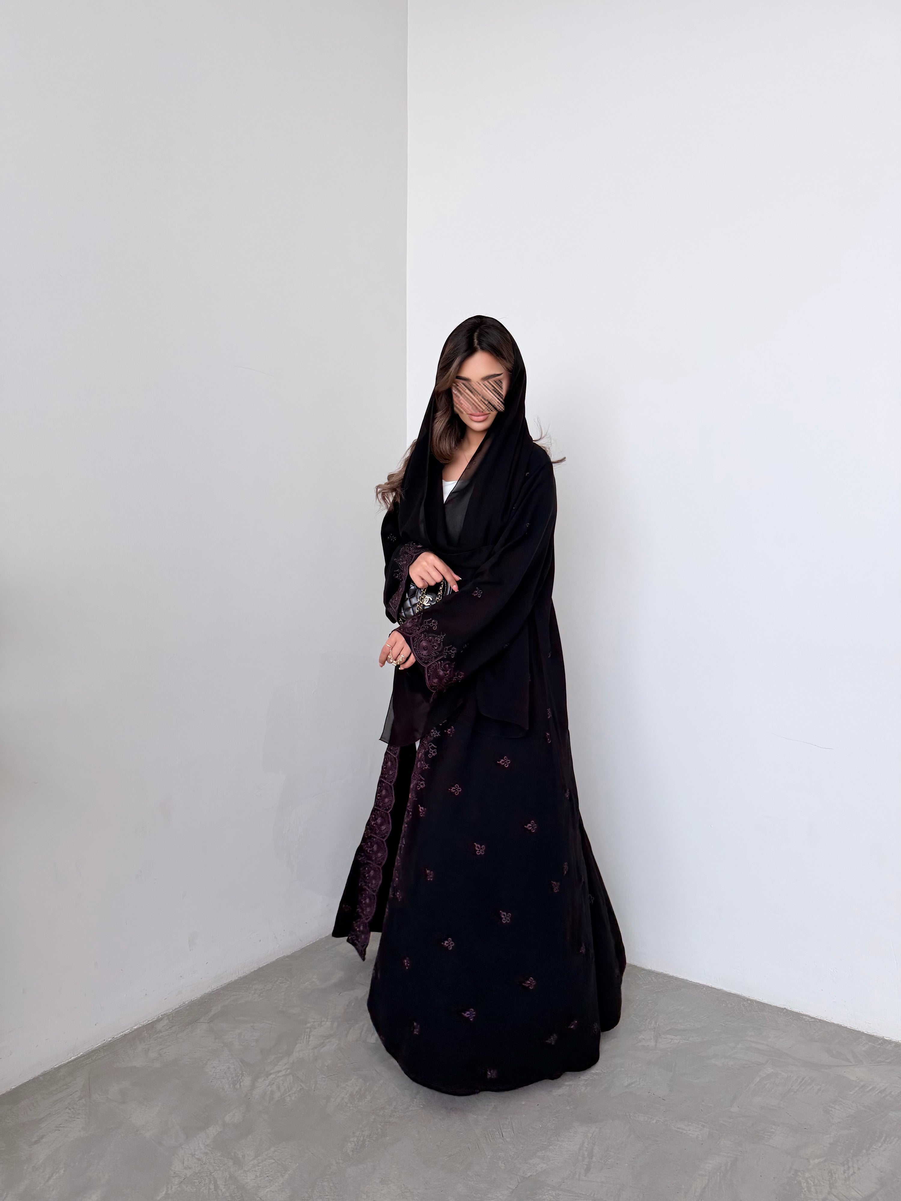 MWT792 - عباية كريب مع تطريز هندي - Aya