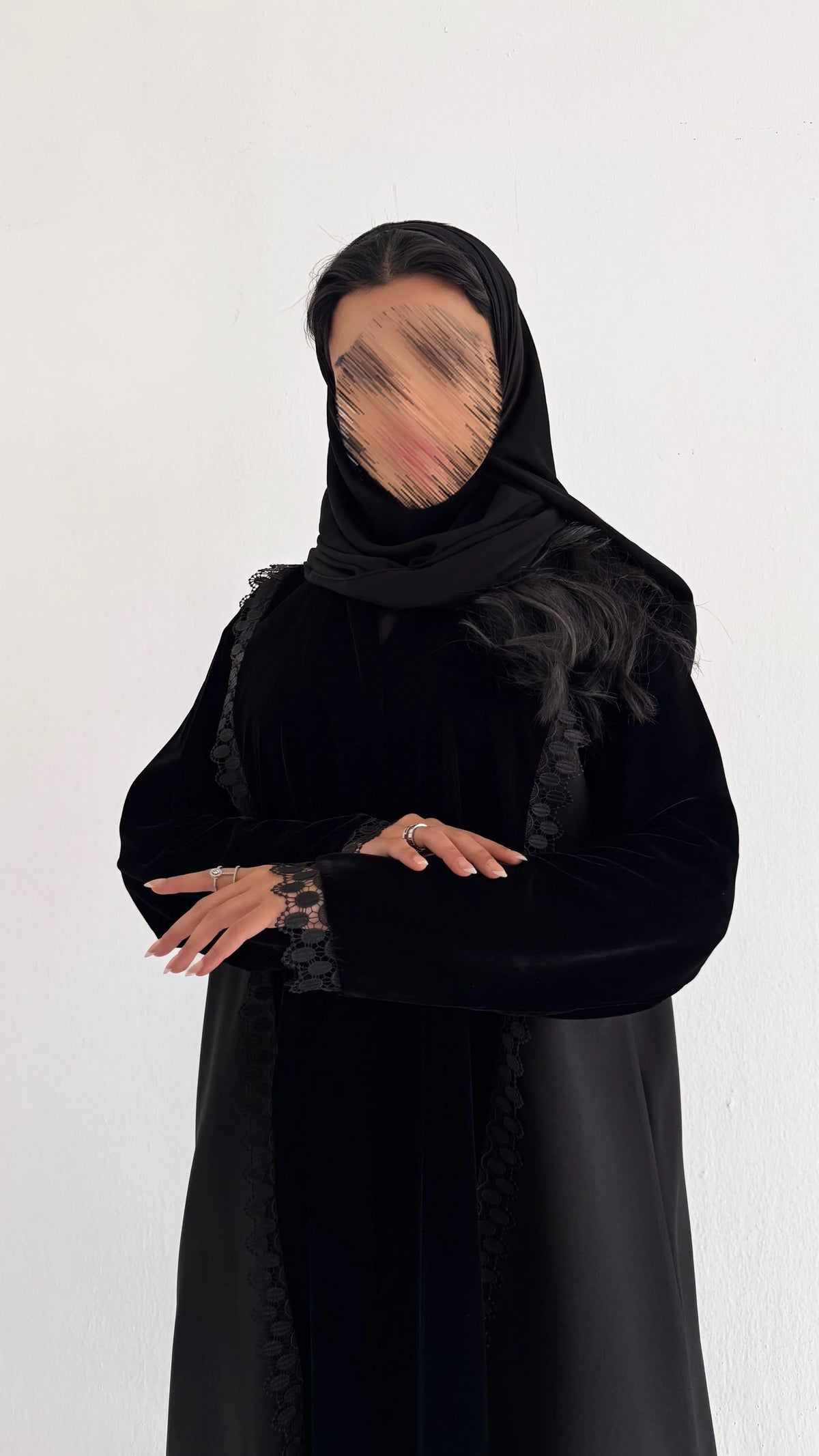 MWT3004 - عباية مخمل وتفته أسود - Aya