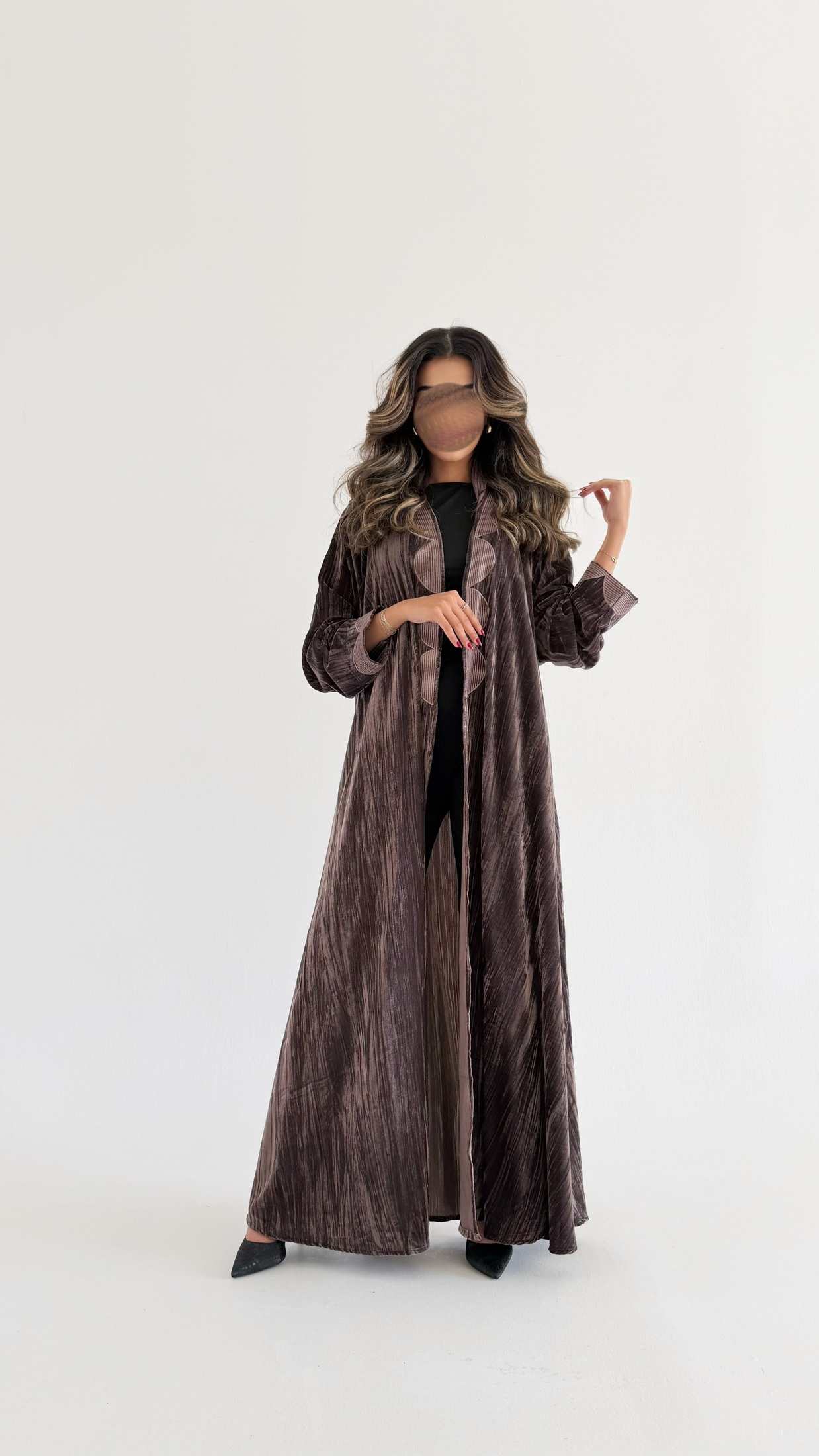 MWT681 - عباية بني مخمل مكسر مع تطريز - Aya