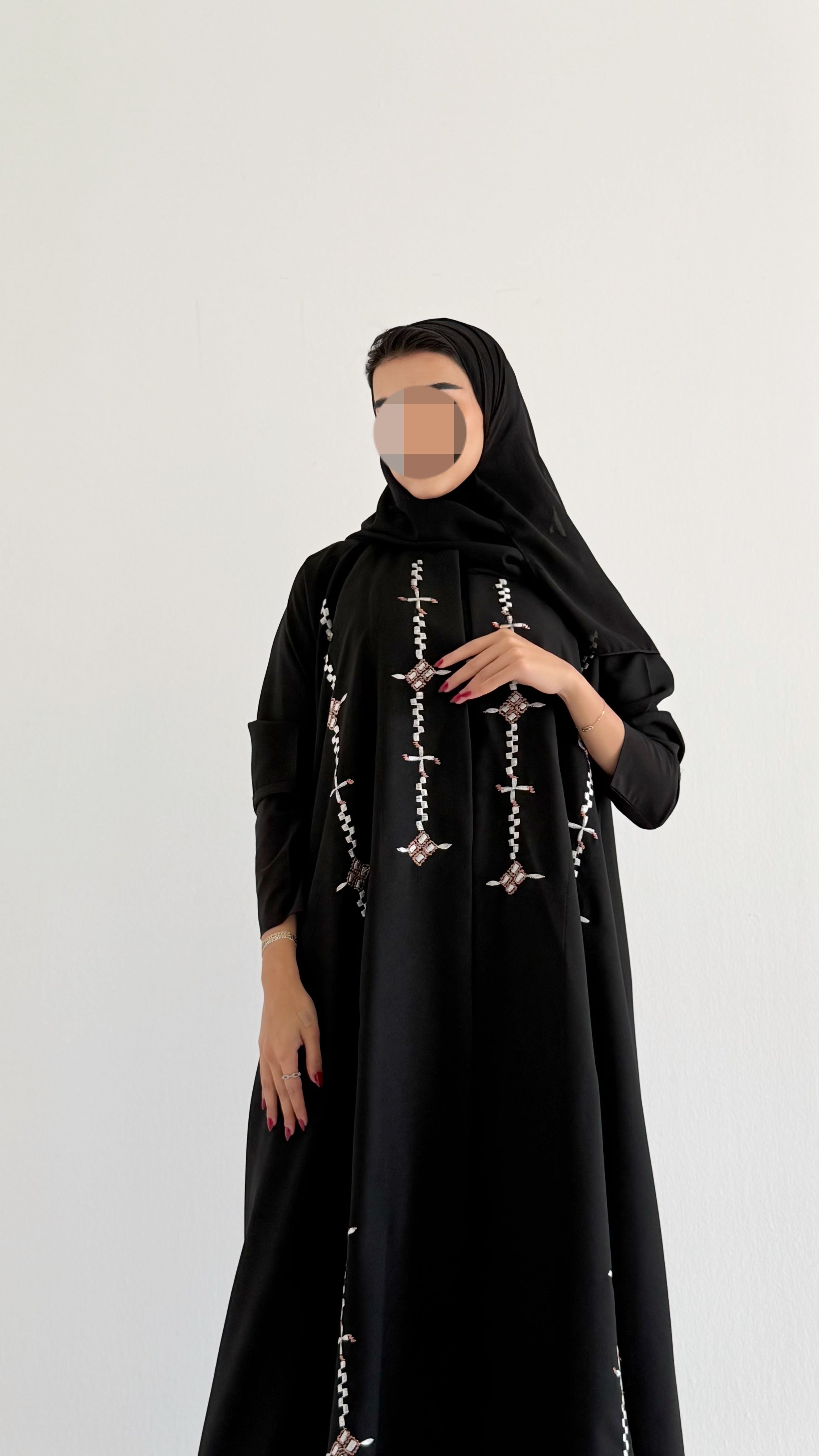 MW645 - Light Crepe Standing with Jacquard Half-Cloche