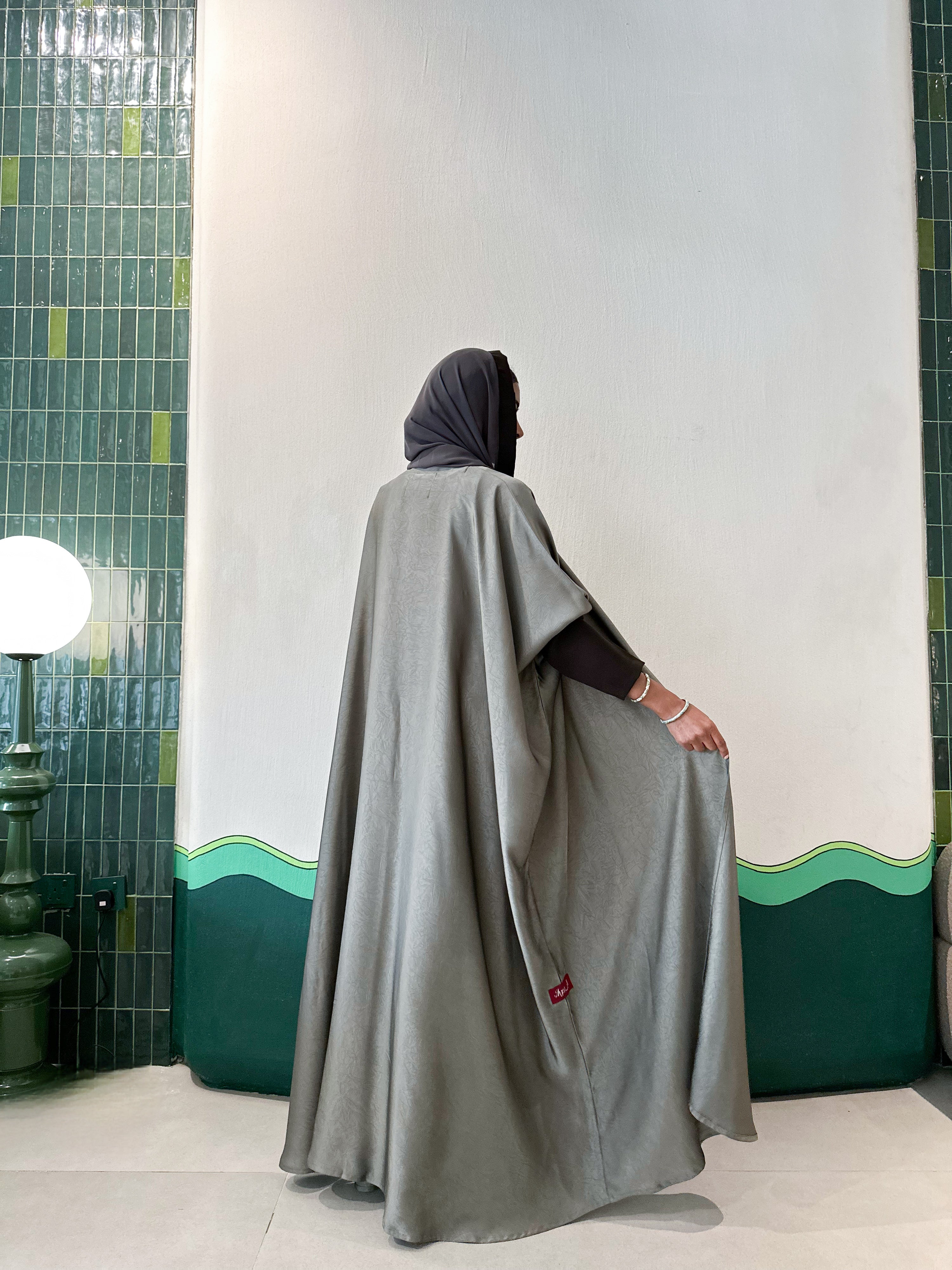 MWT522 - عباية جاكار زيتي - Aya