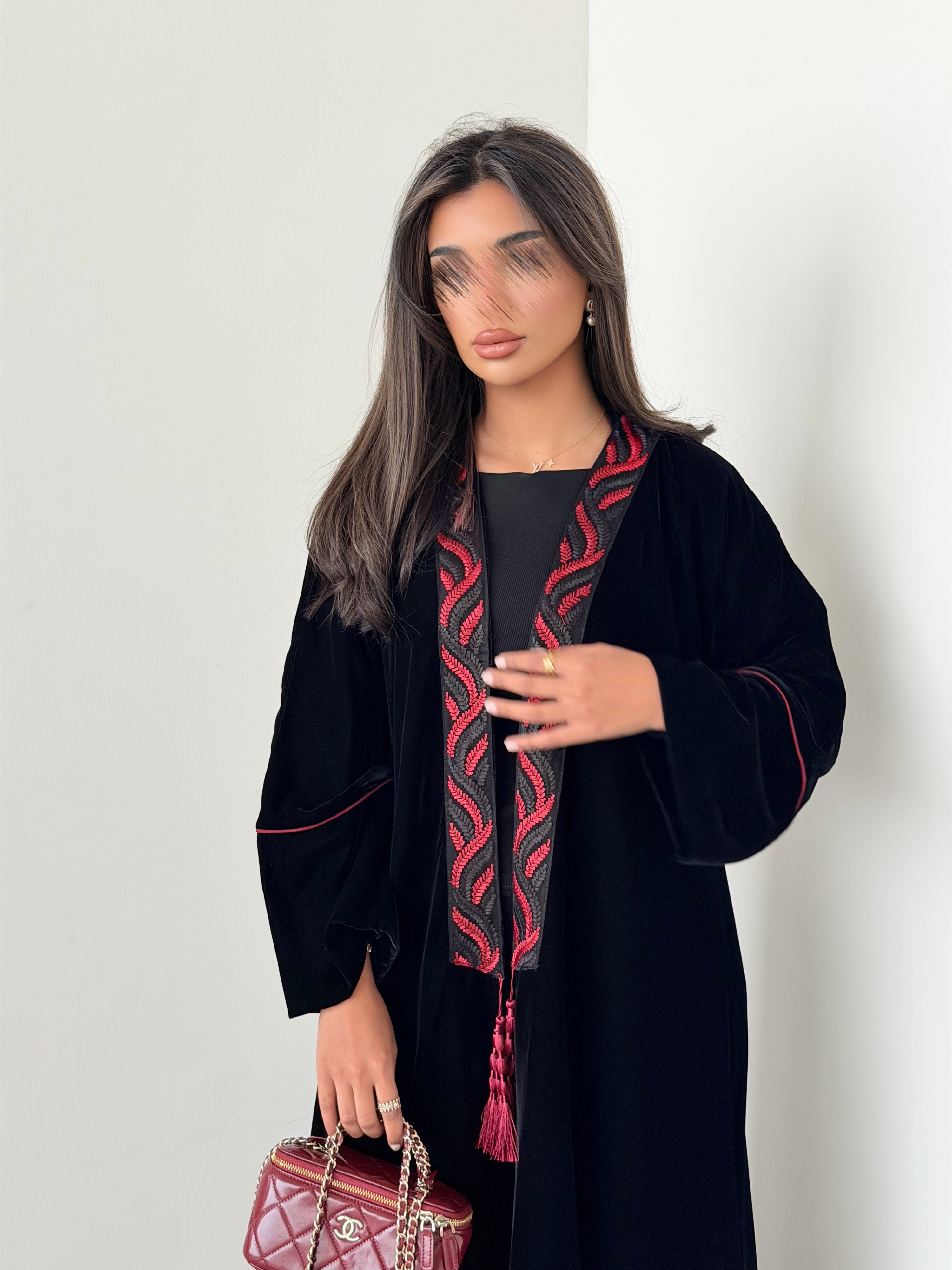 MW645 - Light Crepe Standing with Jacquard Half-Cloche