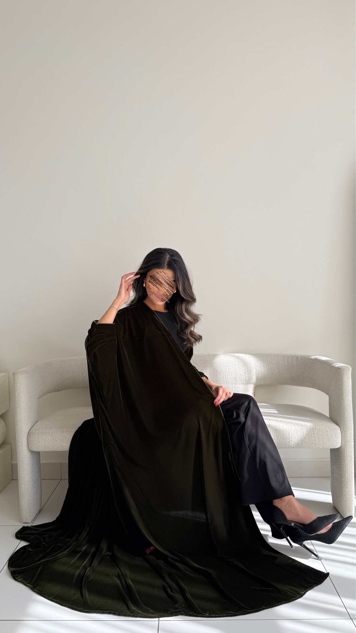 MWT750 - عباية مخمل زيتية - Aya
