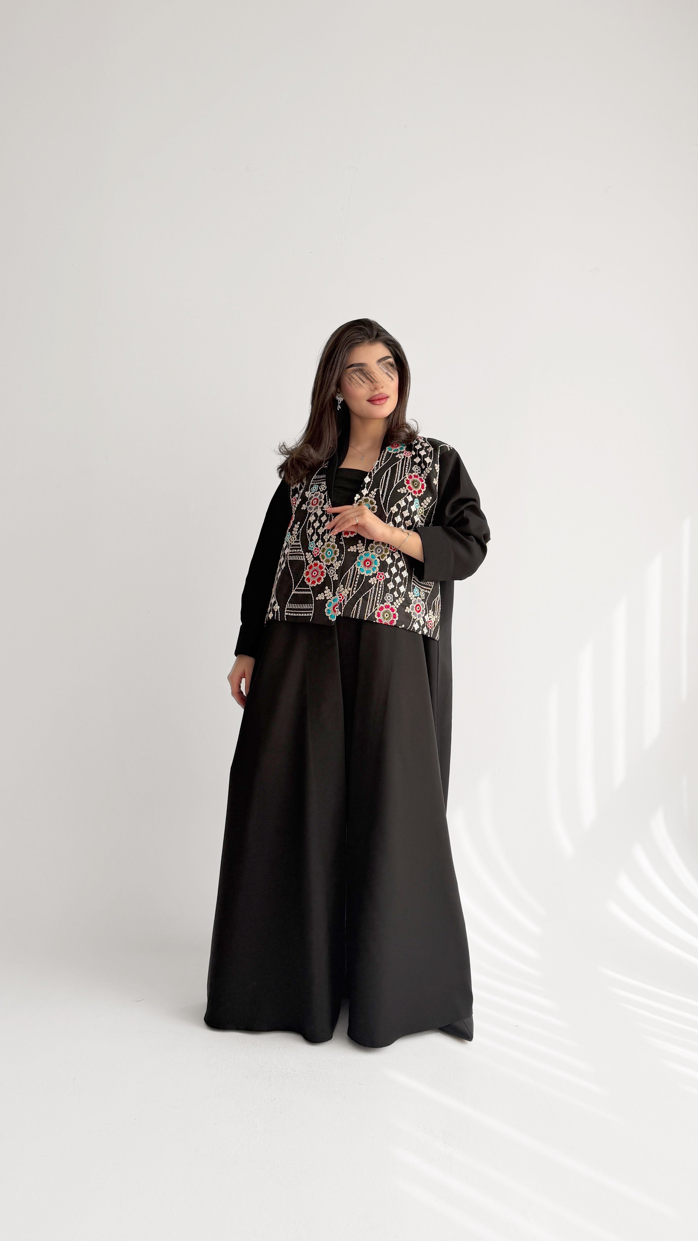 MWT1033 - عبايه مع تدخيله لنن تطريز بالامام - Aya