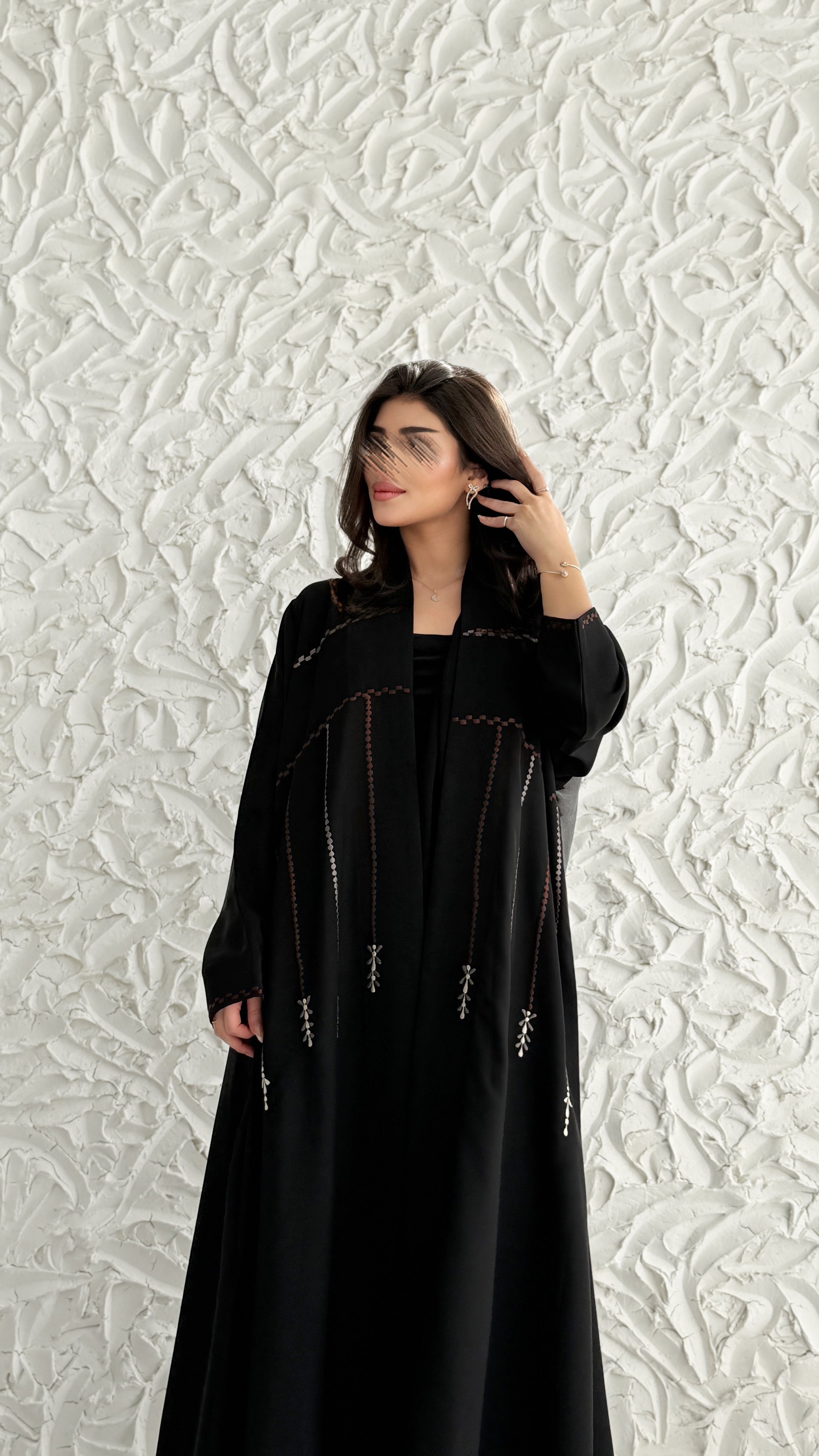 MWT1044 - عبايه اسود بتطريز - Aya