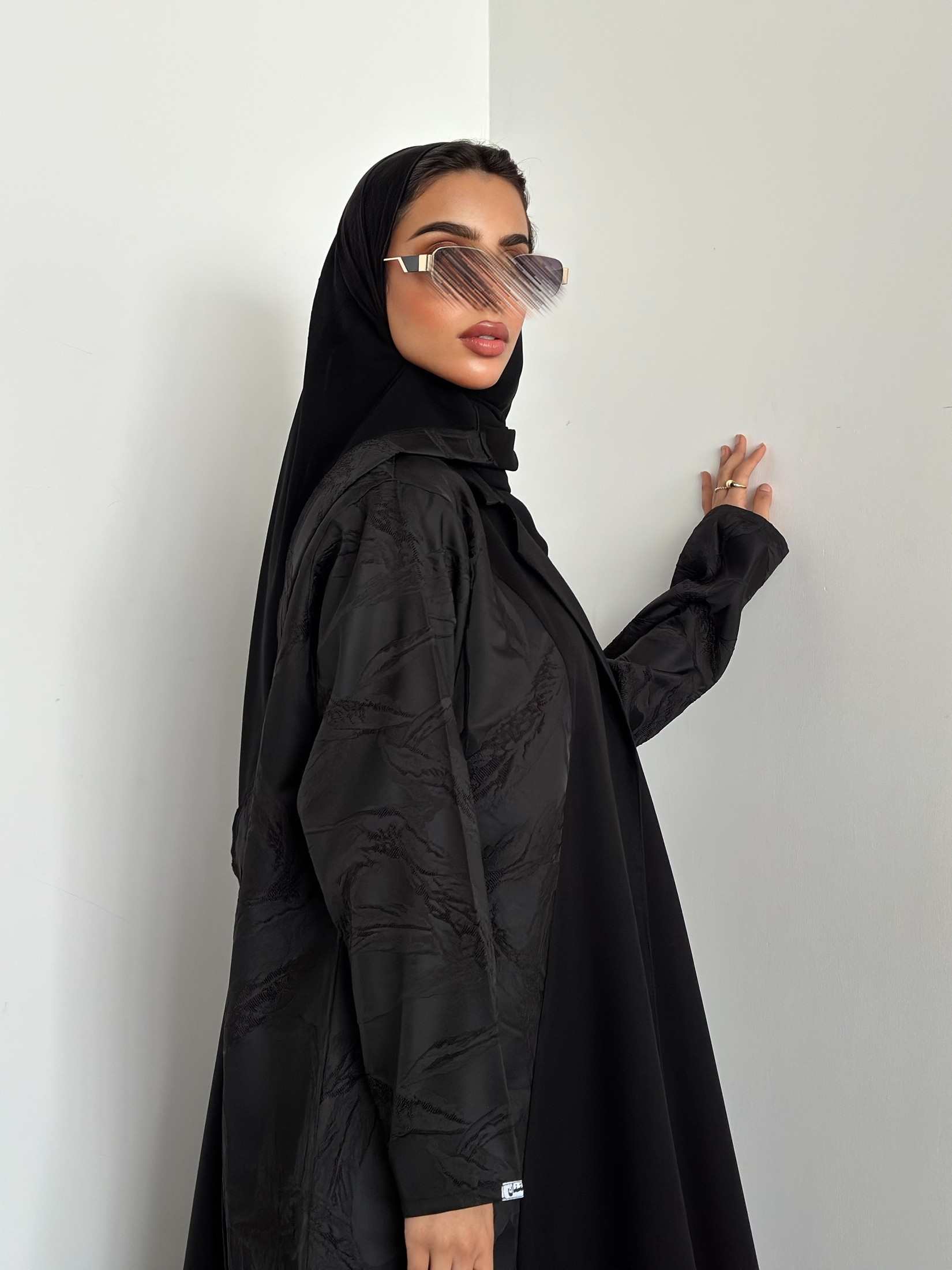 MWT4302 - عباية ليمار وجاكار مورد الفاخرة - Aya