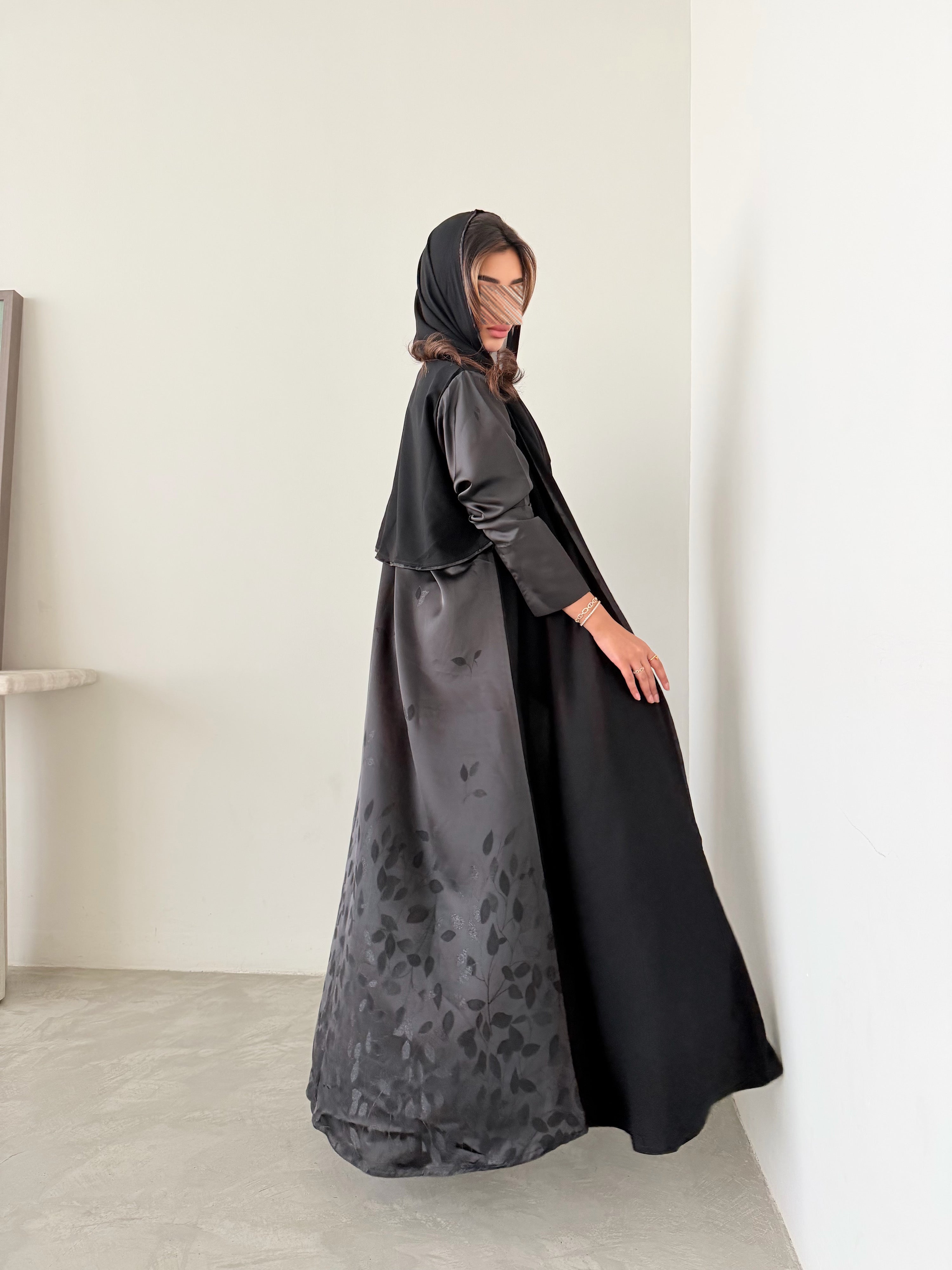 MW2111 - عباية كريب بقصة نص كلوش عصرية - Aya