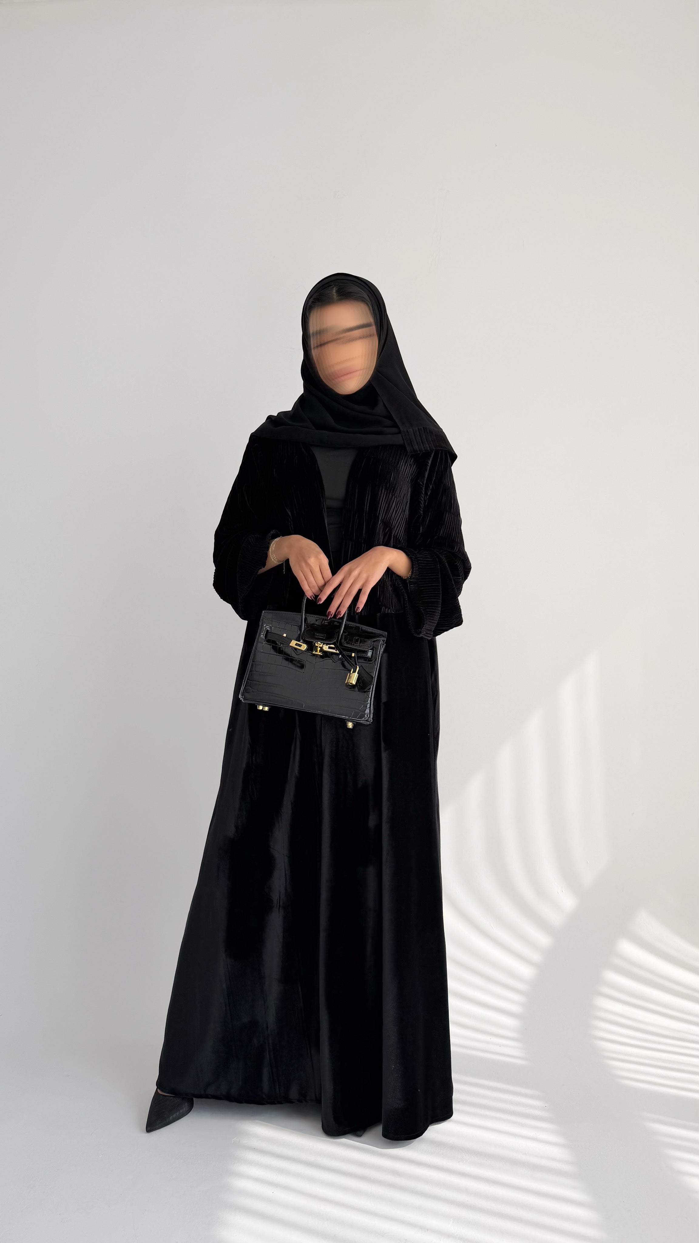 MWT872 - عباية مخمل بيليسية