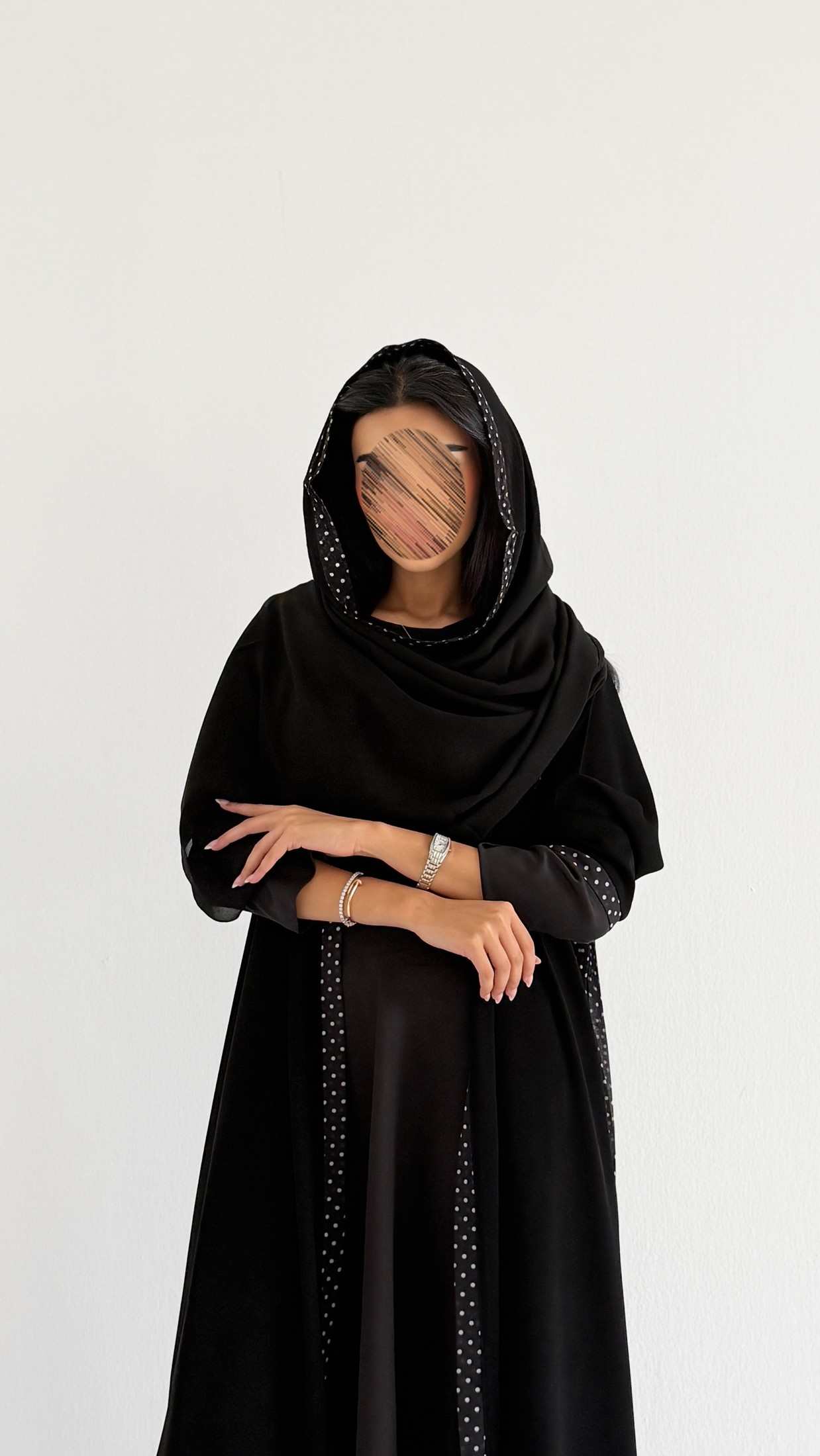 MWT5134- عبايه قماش كريب ملكي مع قماش منقط - Aya