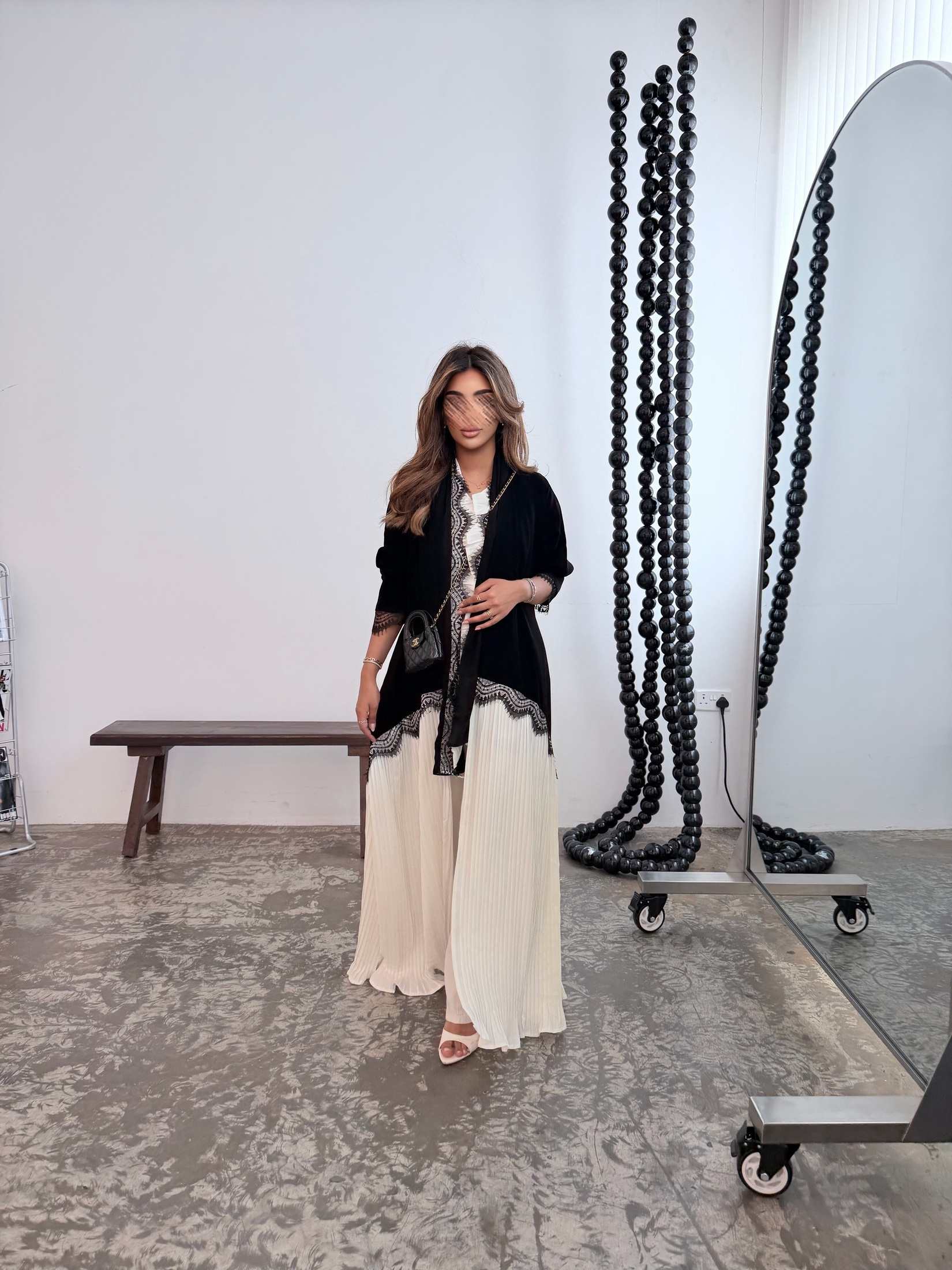 MWT5143 - عباية ابيضّ و اسود من كيان - Aya