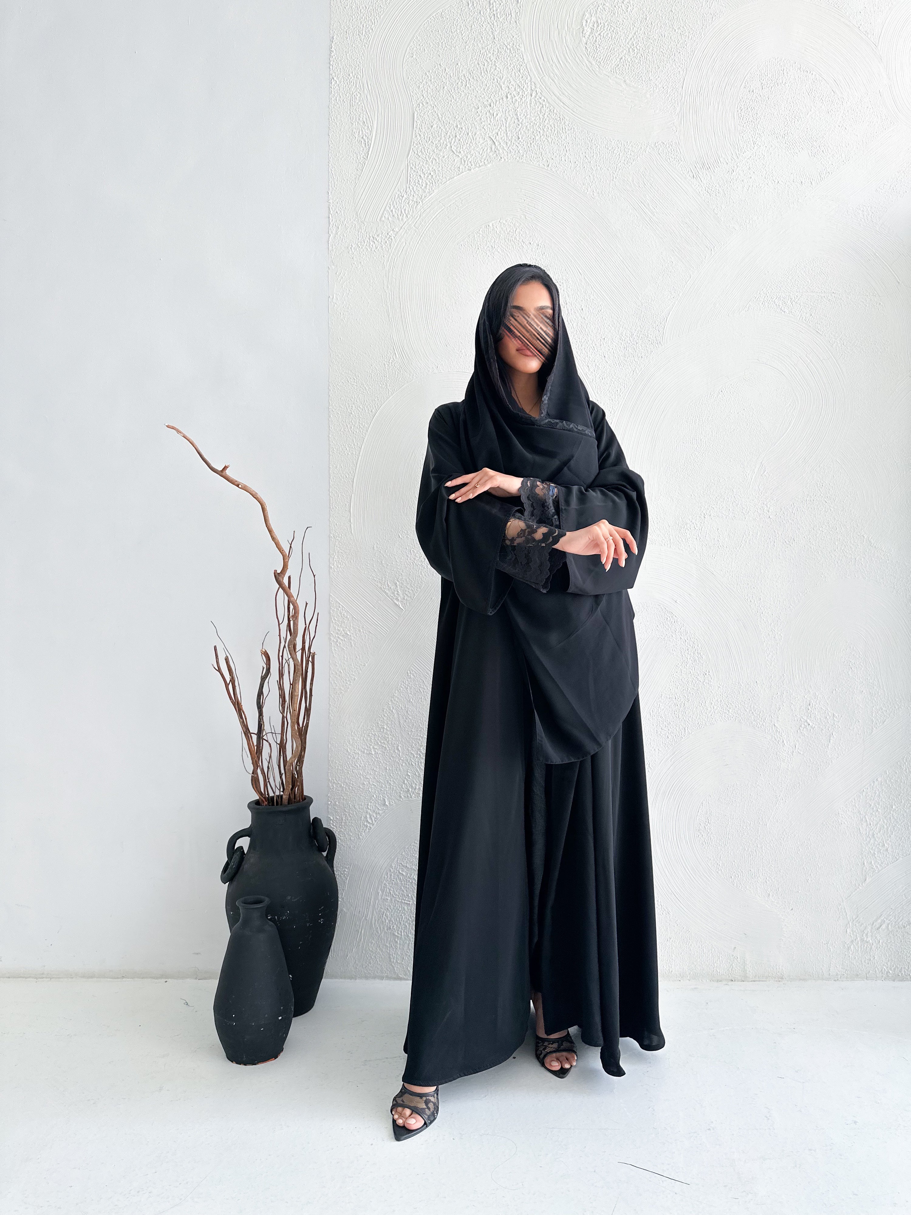 MW1424 - عباية دبل كلوش بأكمام دانتيل - Aya