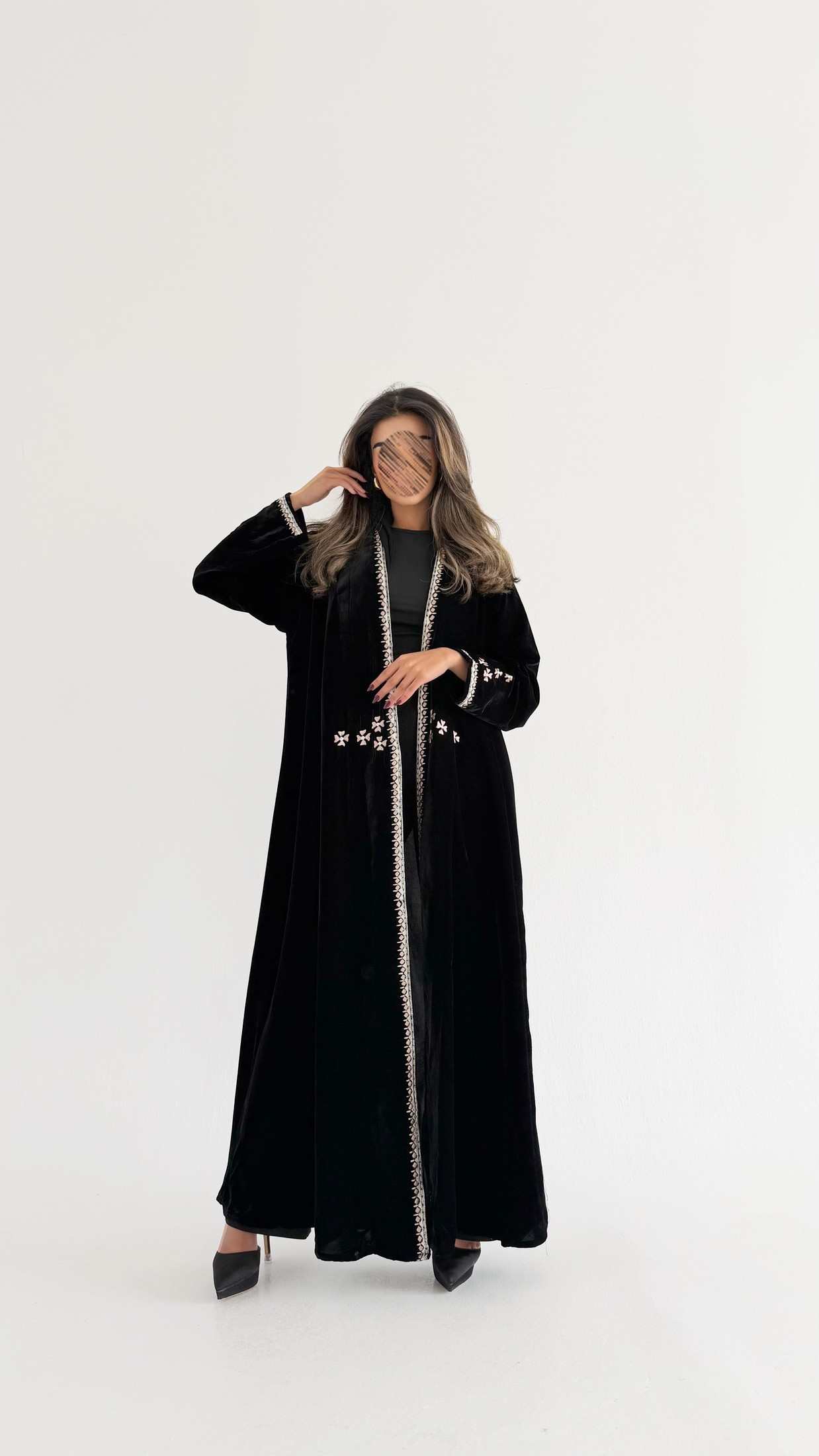 MWT655 - عباية تطريز مخمل اسود - Aya