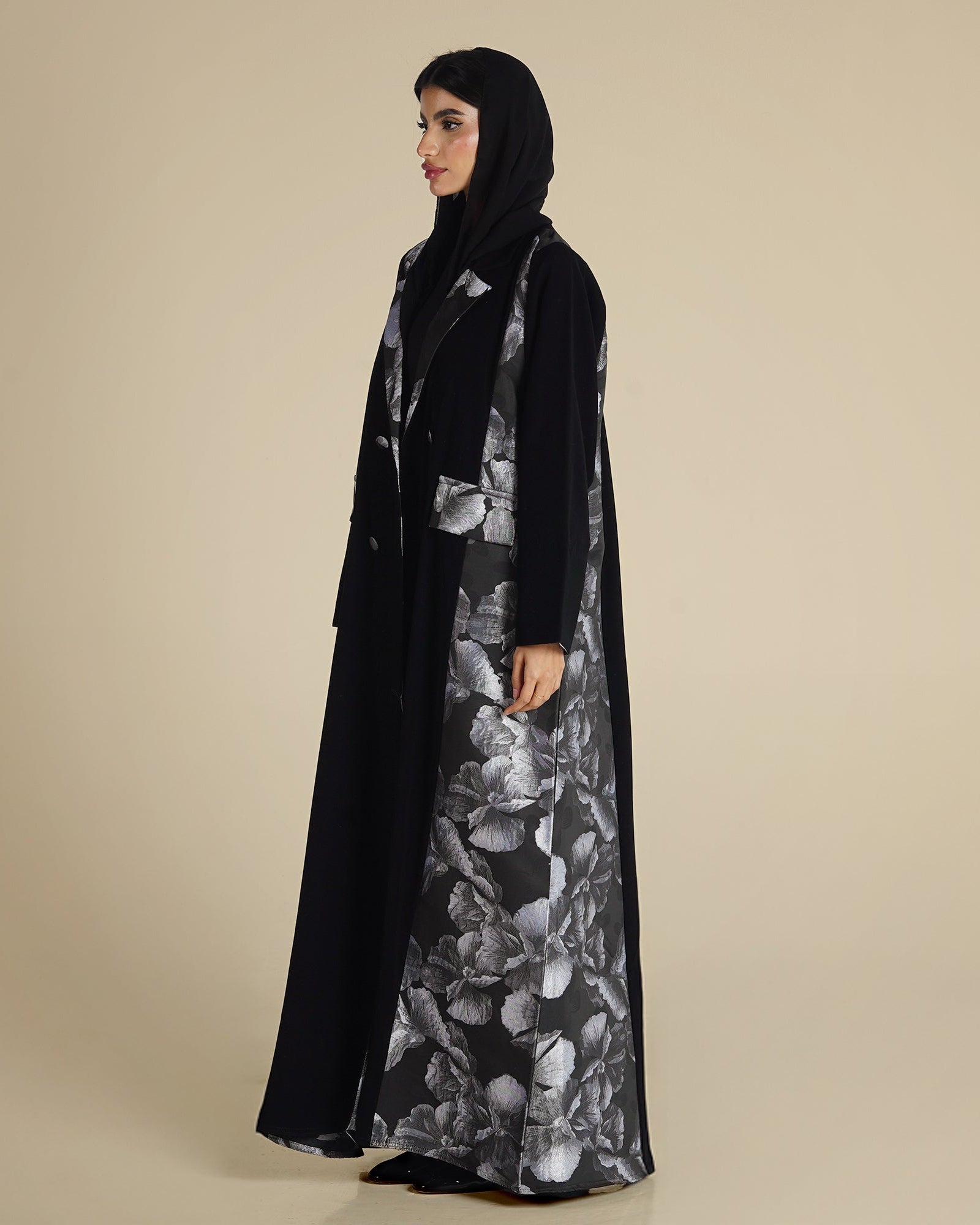 MW1261 - عباية بليزر مع جاكار مورد - Aya