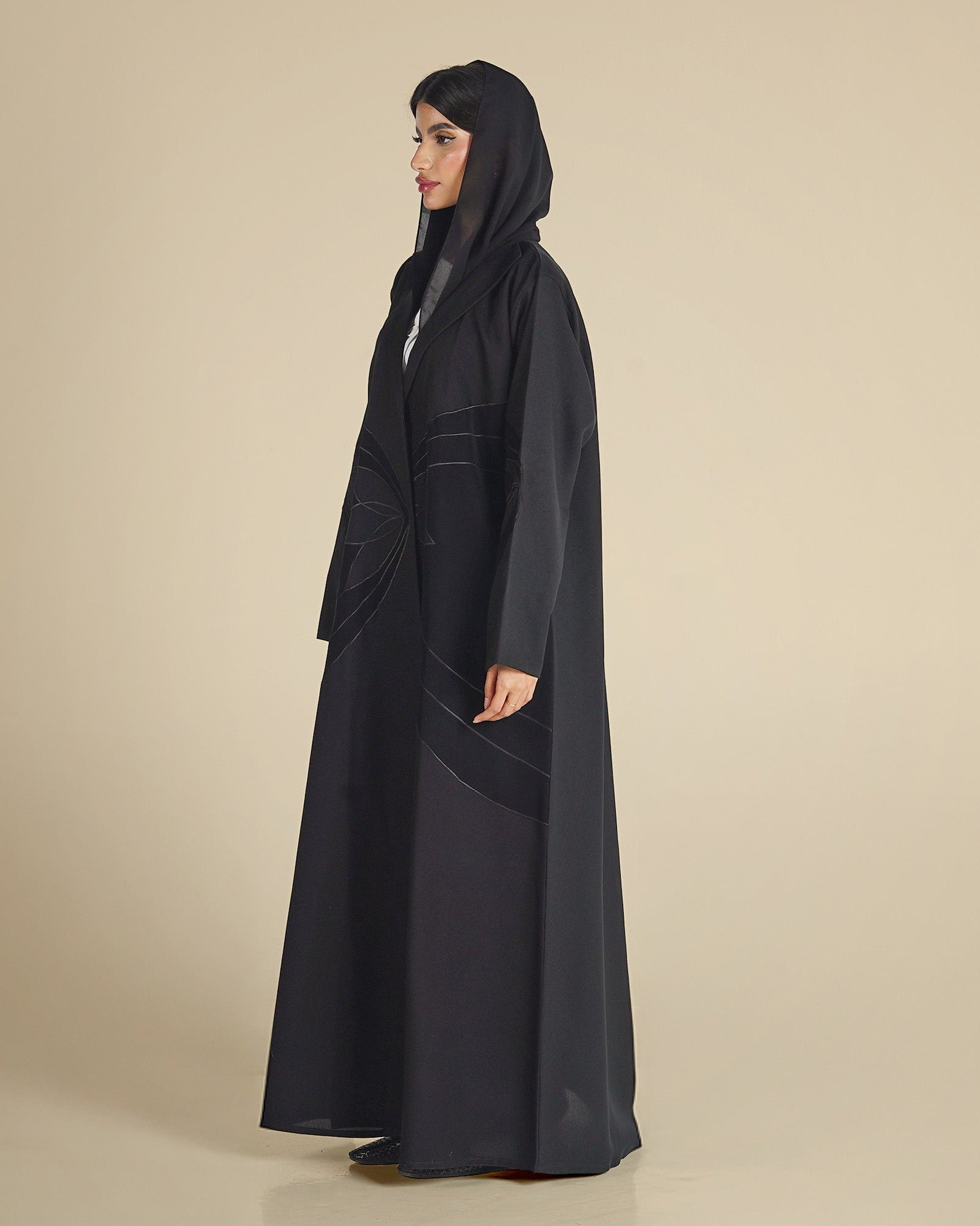 MW645 - Light Crepe Standing with Jacquard Half-Cloche