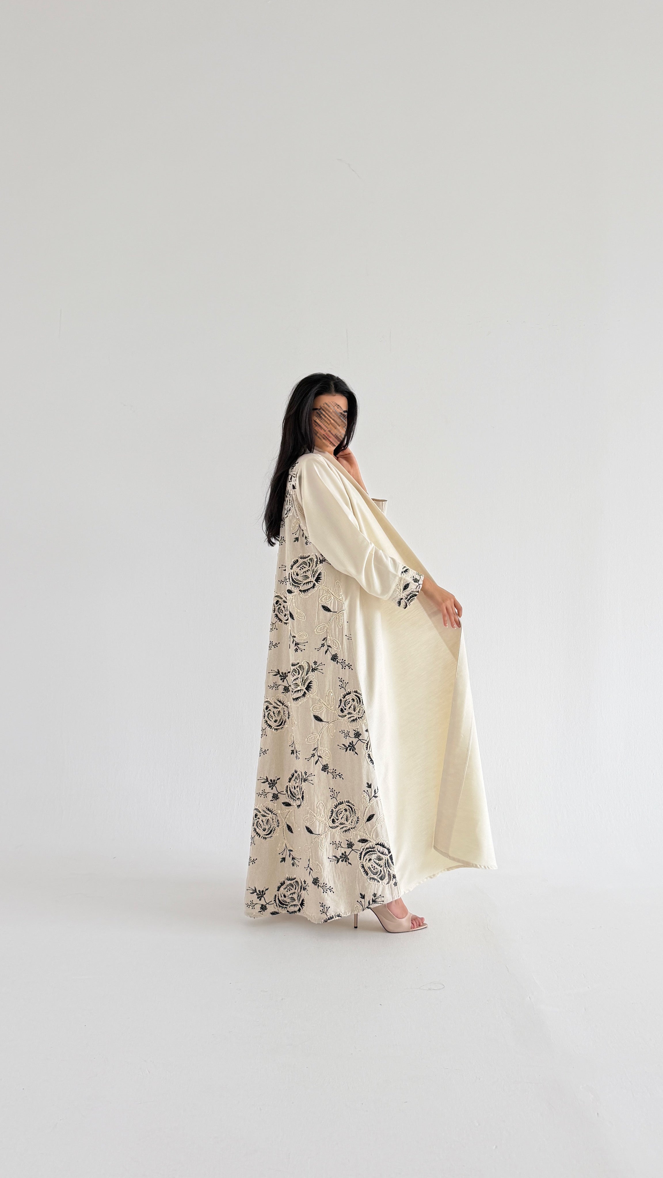 MWT2036 - عباية لنن مع خلف لنن مطرز - Aya