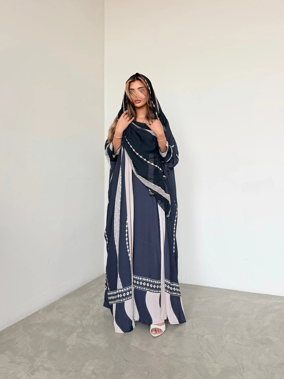 MWT4072 - عبايه طباعه فراشه