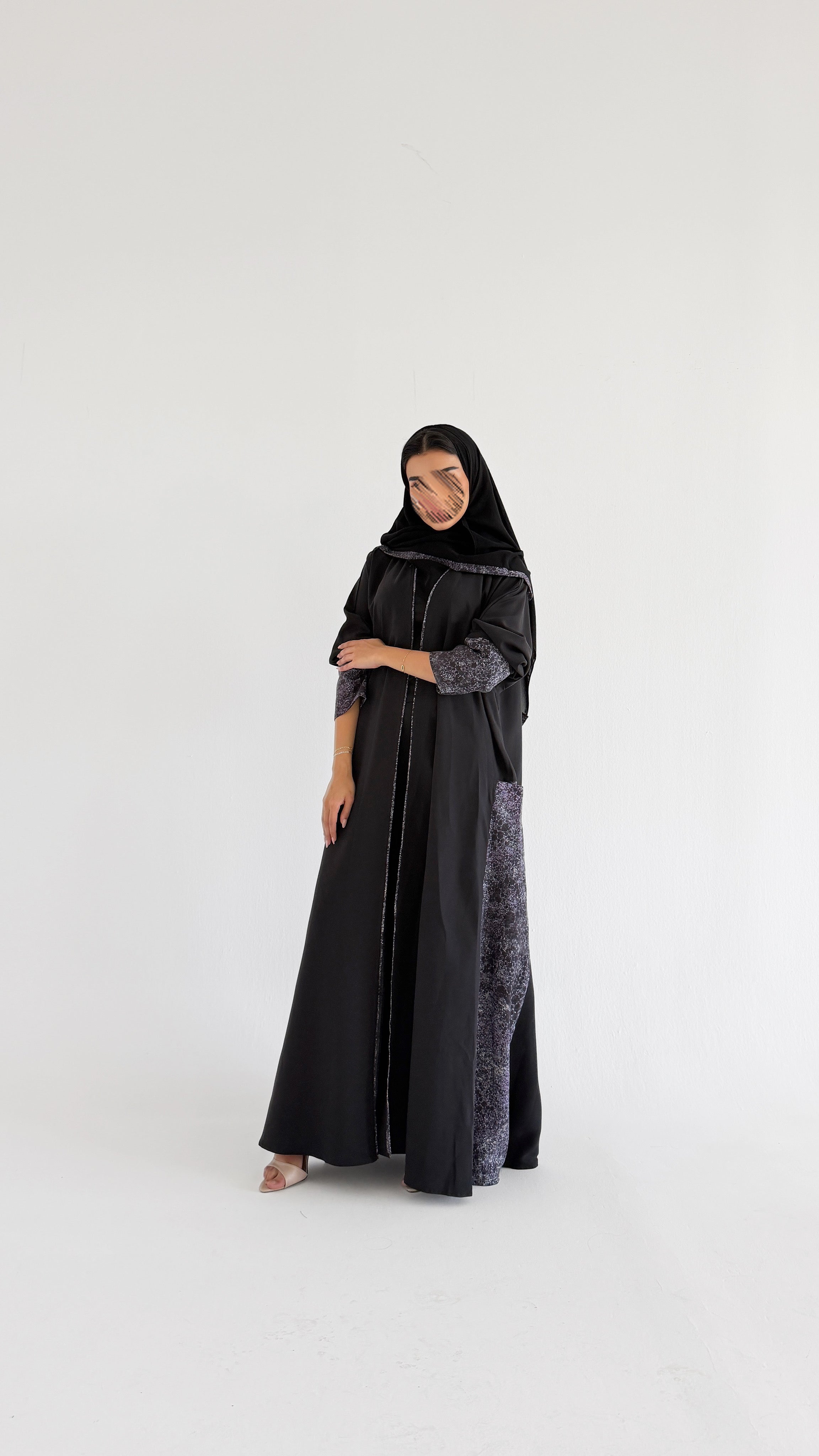 MWT1120 - عباية كريب مع تدخيلة لنن طباعة - Aya