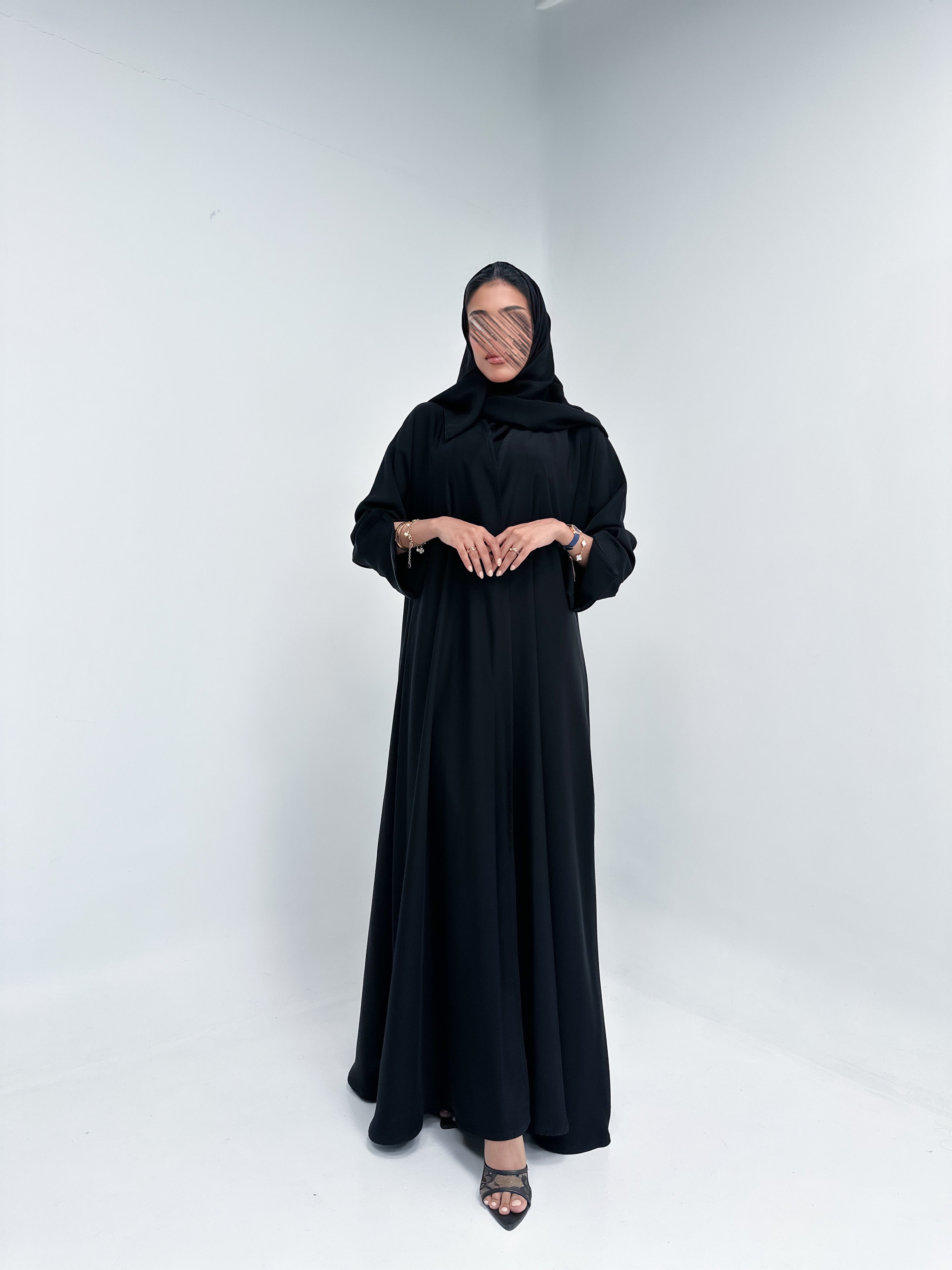 MW1435 عباية عملية من الكريب الناعم واكمام مفتوحة - Aya