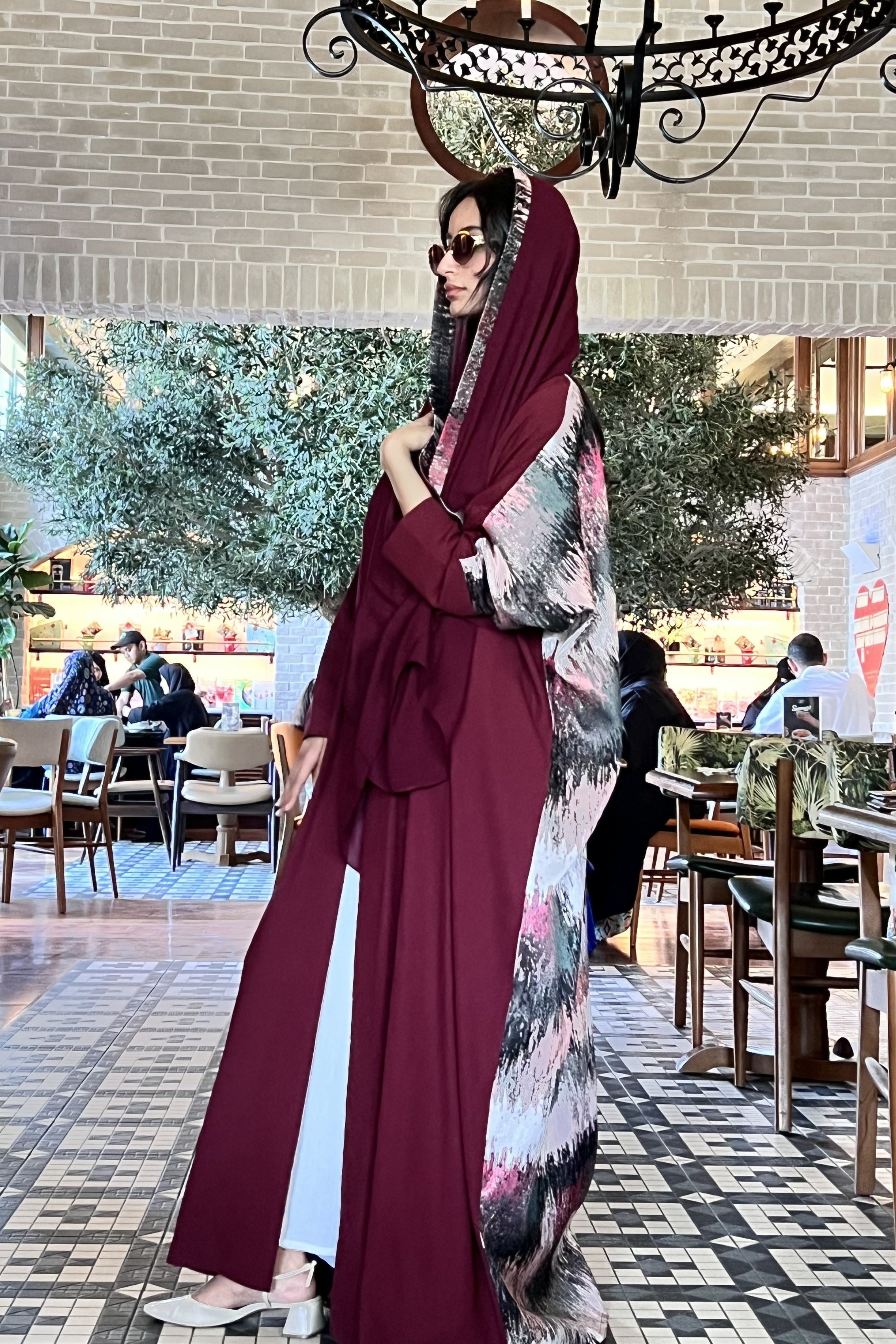MW1305 - عباية قصه فراشه قماش جاكار مع كريب - Aya