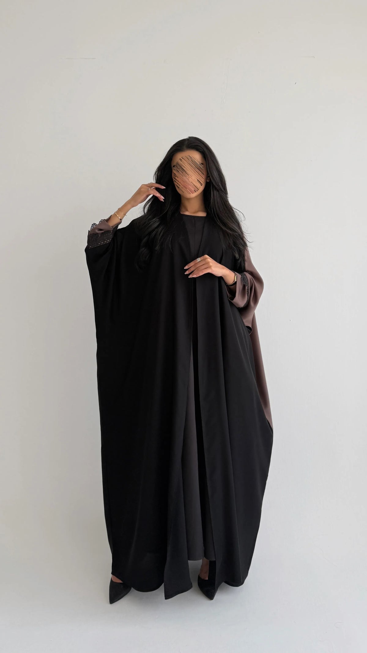 MWT5219 - عبايه يومية مع تدخيلات كلفة اسود - Aya