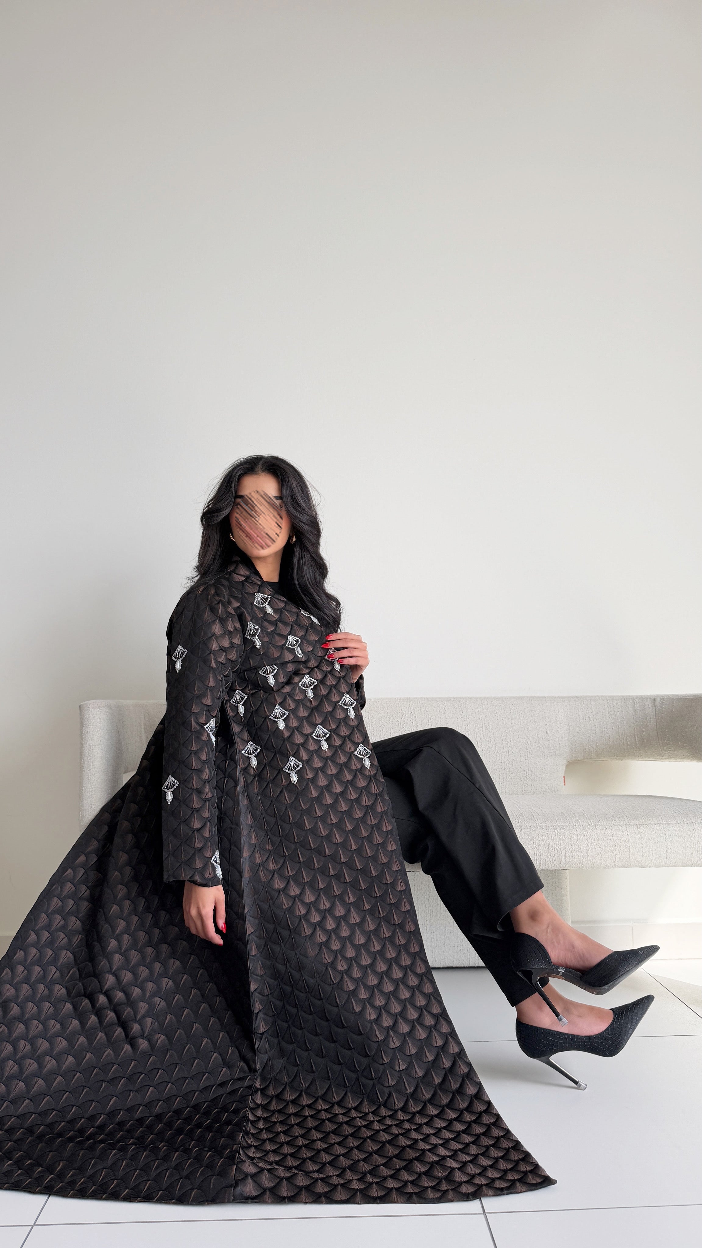 MW2050 - عباية بليزر جاكار هندي مع اضافه شغل يدوي - Aya