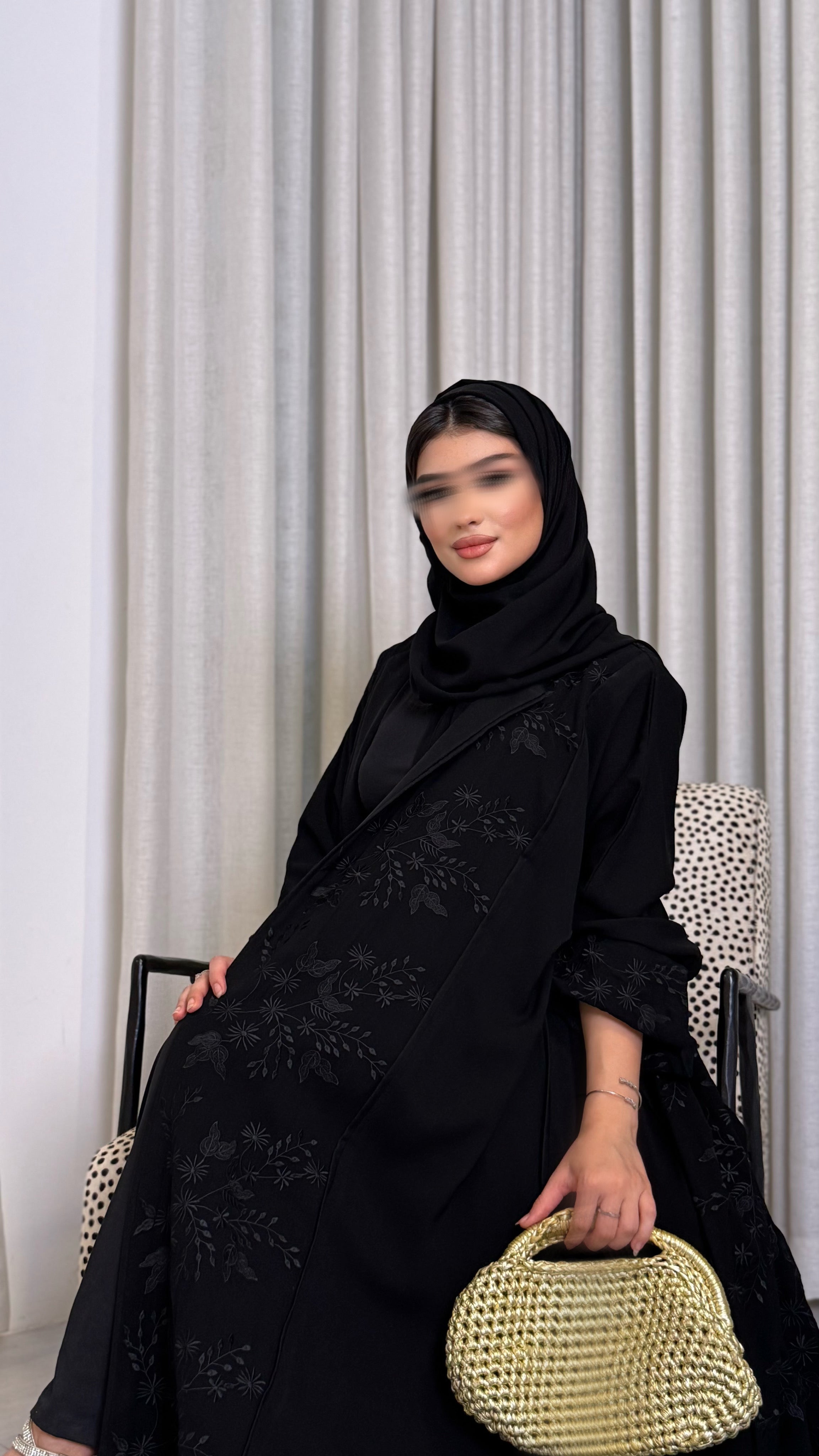 MW1556 - Back Charm | عباية سوداء مطرزة من الجهتين بتفاصيل فاخرة