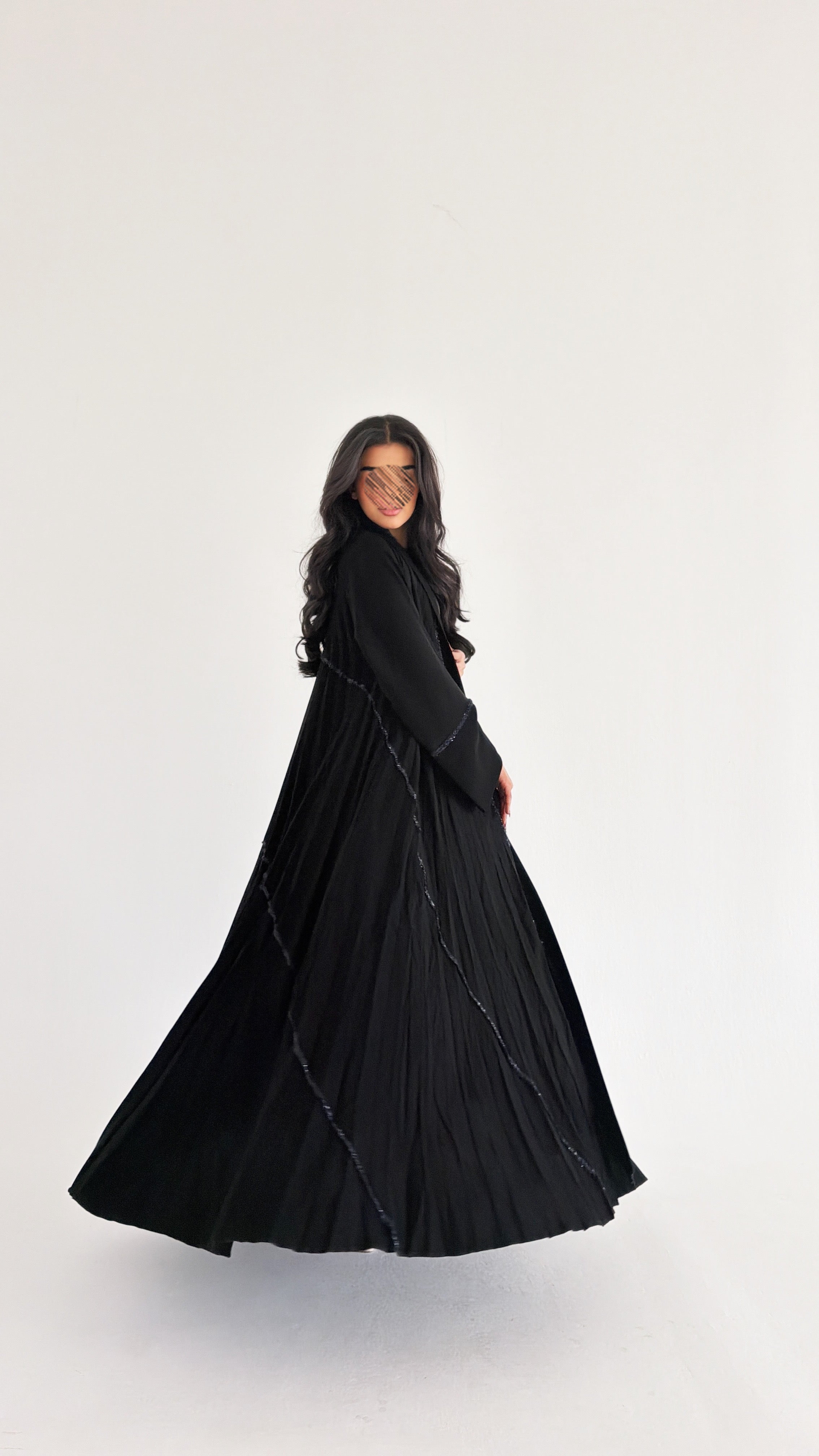 MW2075 - عبايه كلوش مع اضافة برواز كحلي - Aya