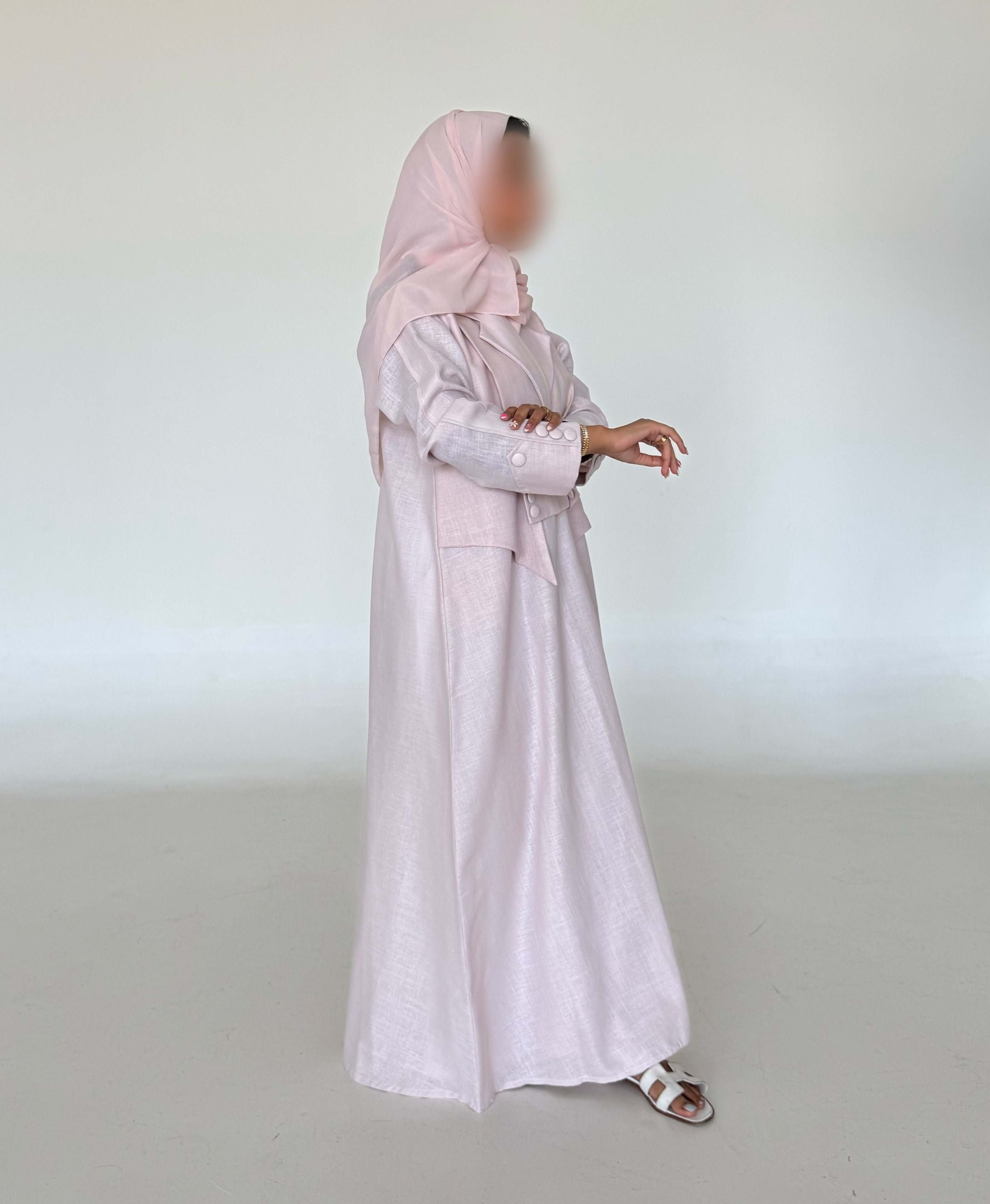 MW645 - Light Crepe Standing with Jacquard Half-Cloche