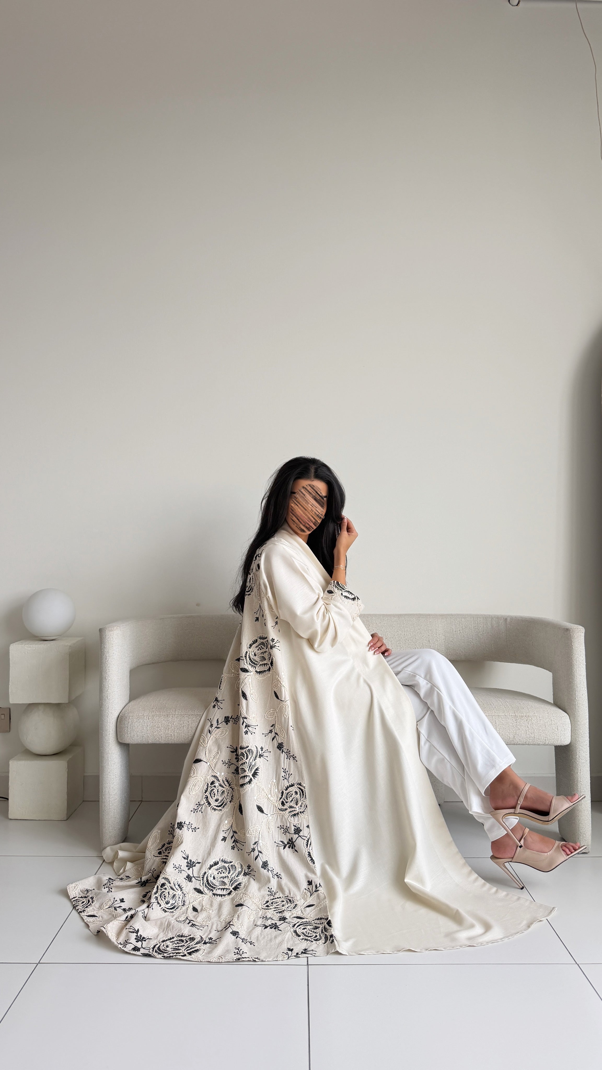 MWT2036 - عباية لنن مع خلف لنن مطرز - Aya