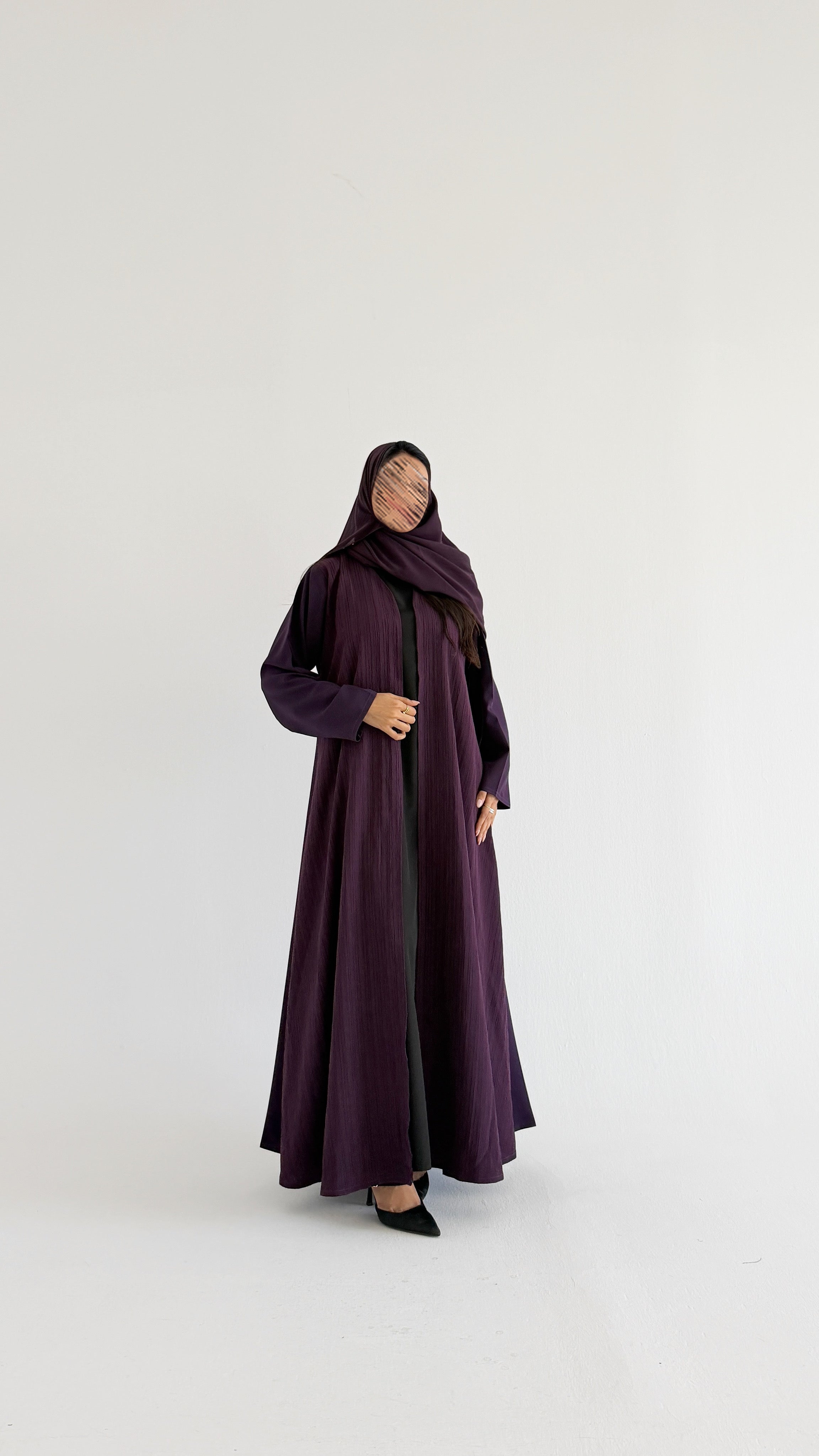 MW2116 - عباية كريب بقصة نص كلوش مع اضافه جاكار عصرية - Aya