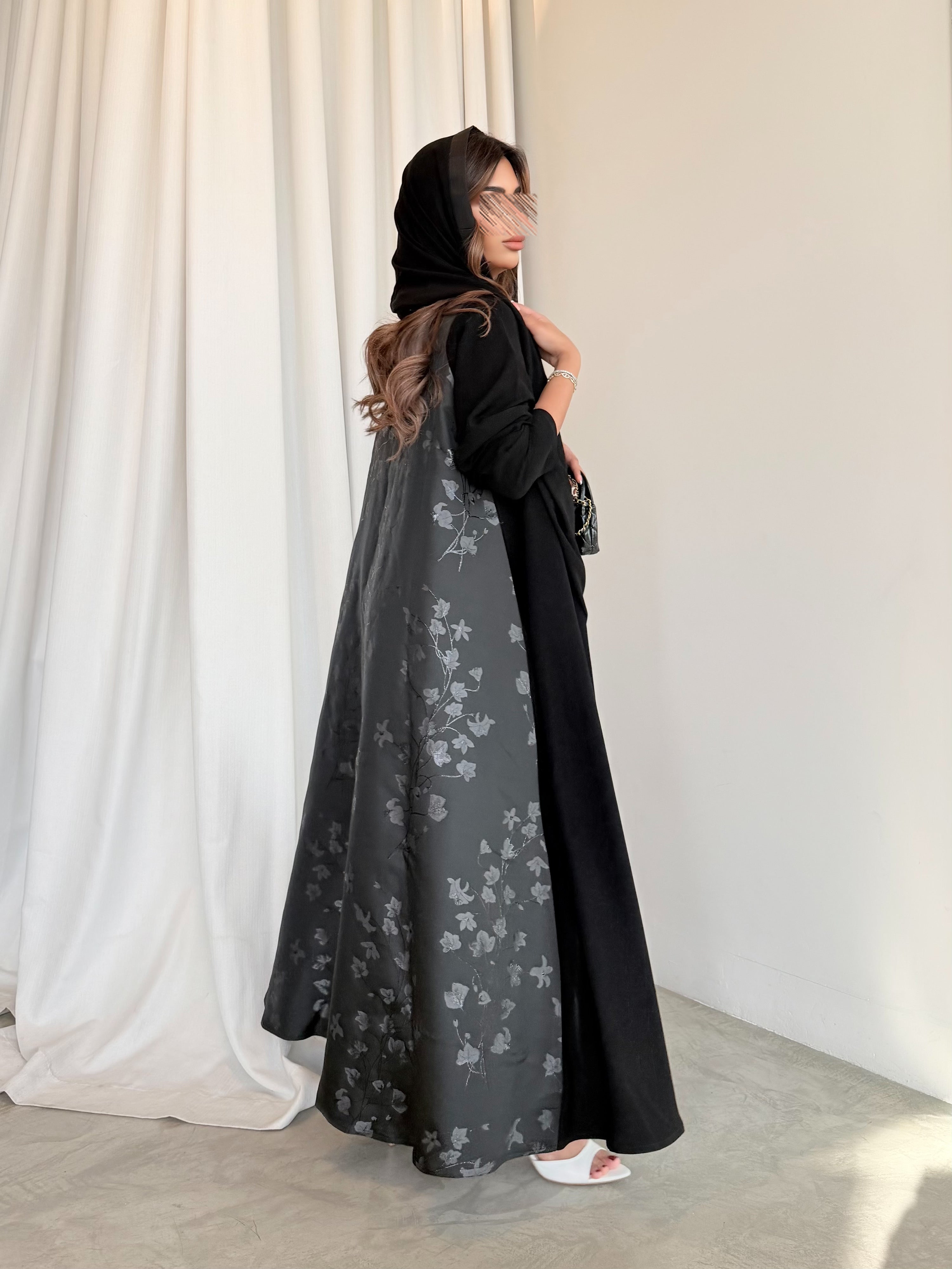 MWT5038 - قماش اسود كريب مع قماش تفته قصة كلوش - Aya