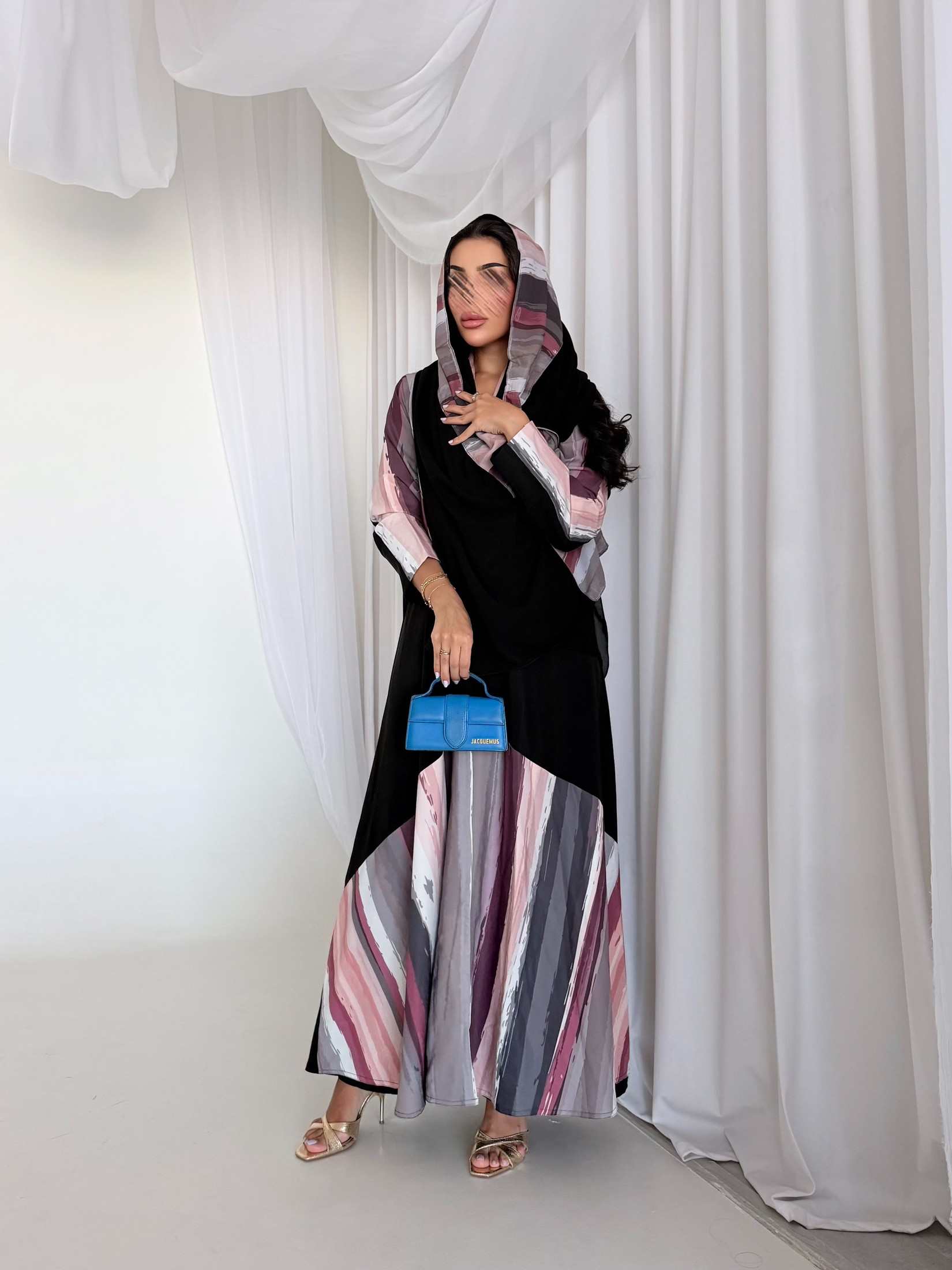 MWT5221 - عبايه يوميه اسود مع تدخيلات طباعه - Aya