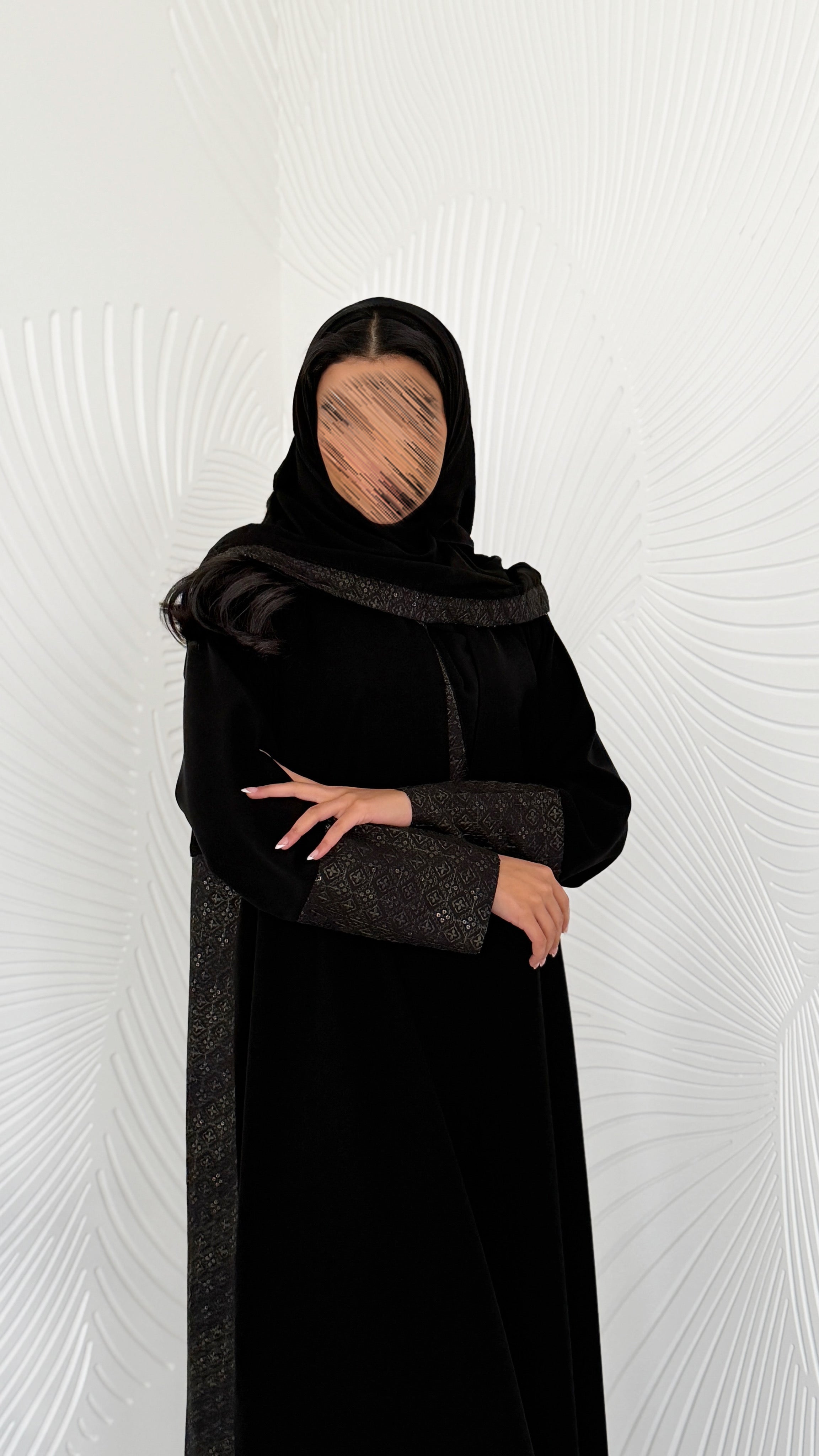 MWT2058 - عباية كريب اسود مع تدخيلة ركامة - Aya