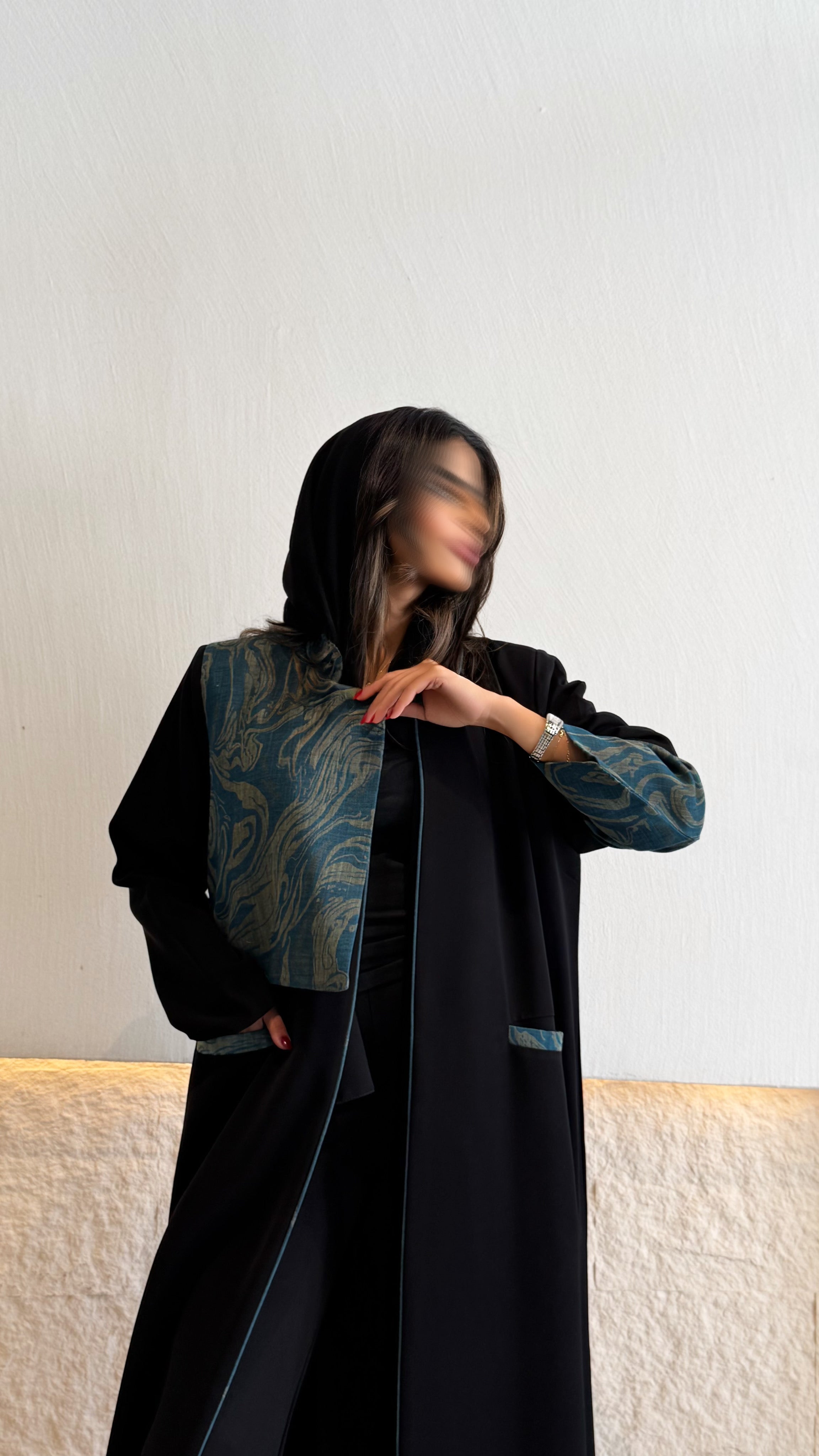 MW1783 - عباية بليزر سوداء بتدخيلة لنن هندي - Aya