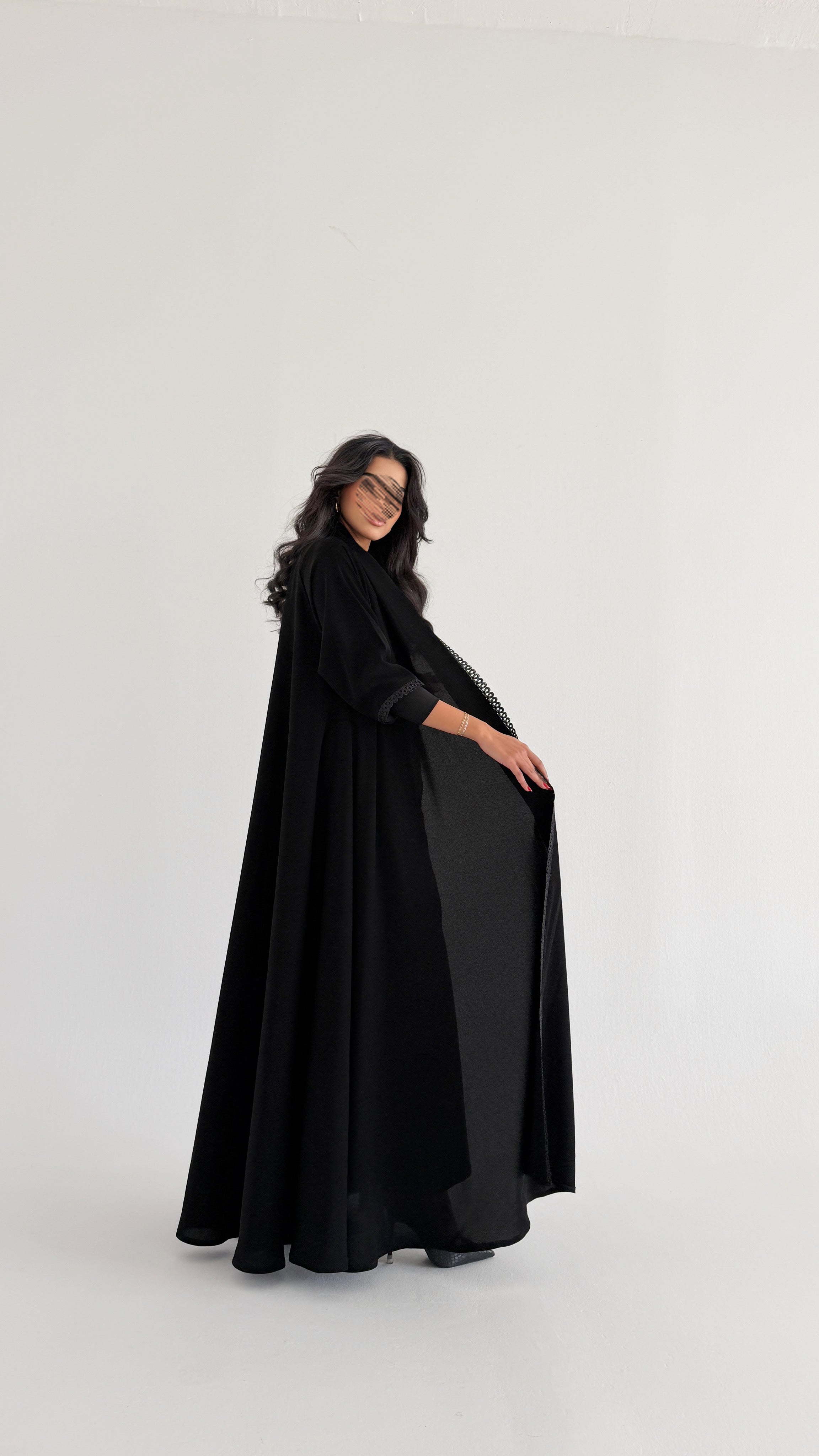 MW2039 - عبايه ملكي مع اضافه كم سترتش - Aya