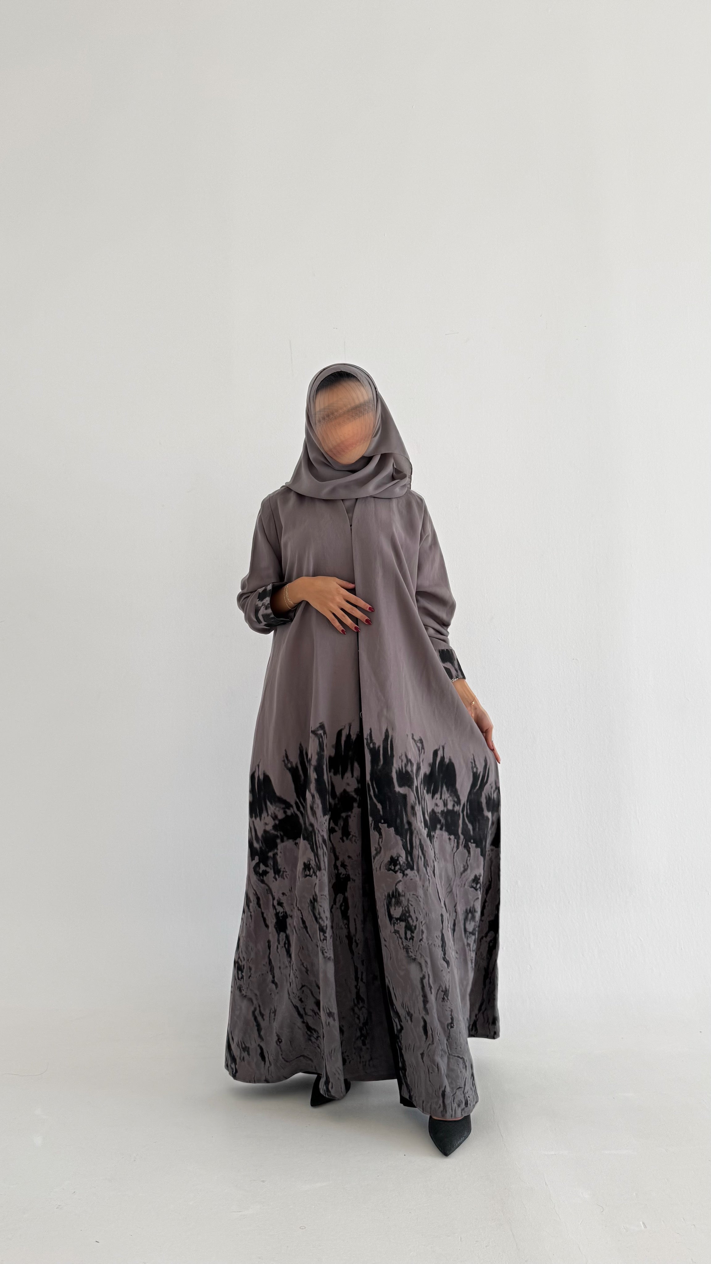 MWT382 - عباية رصاصي طباعة - Aya