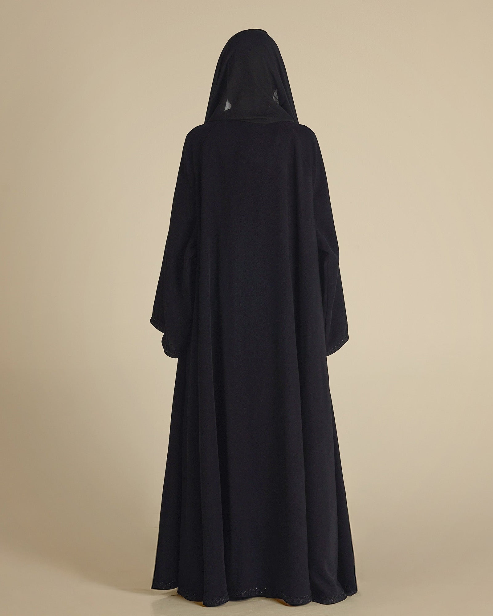 MW645 - Light Crepe Standing with Jacquard Half-Cloche