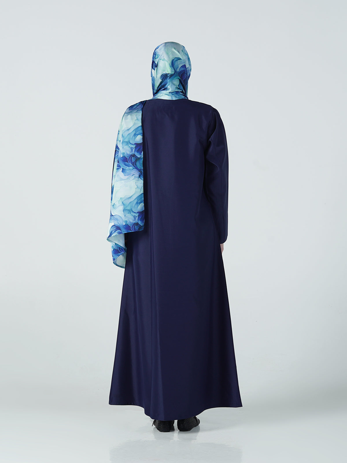 MW645 - Light Crepe Standing with Jacquard Half-Cloche