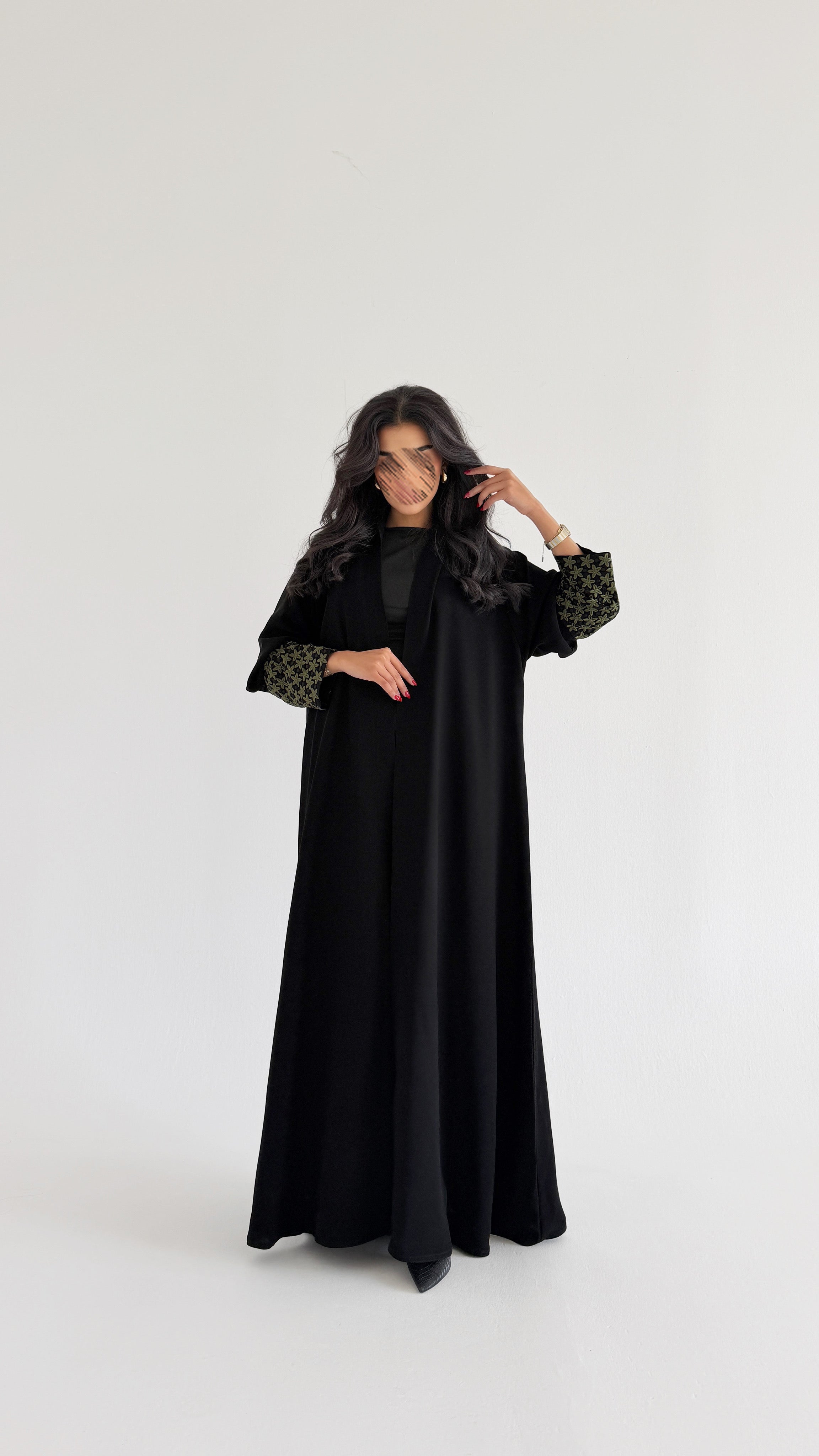 MW2048 -عبايه ملكي مع اضافه التطريز في الاكمام - Aya