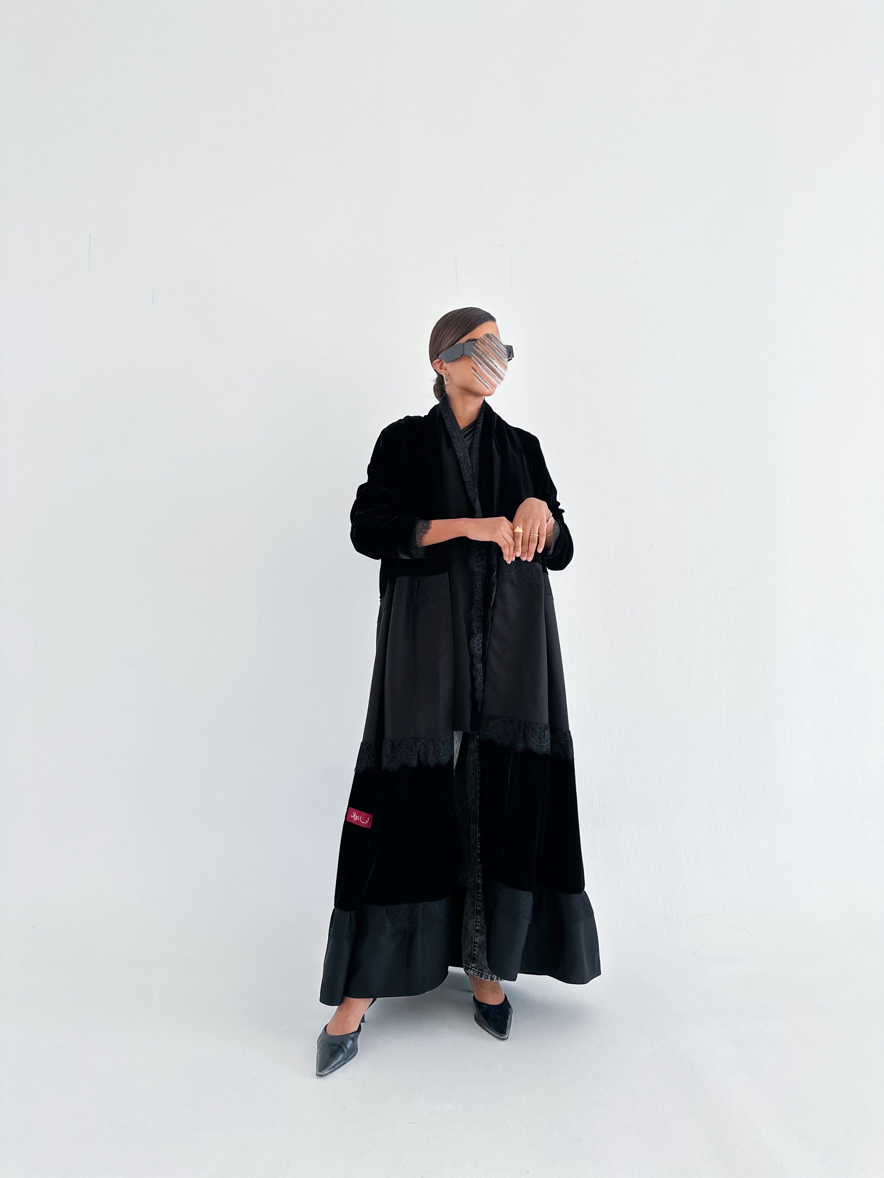 MWT576 - عباية مخمل مع تفته