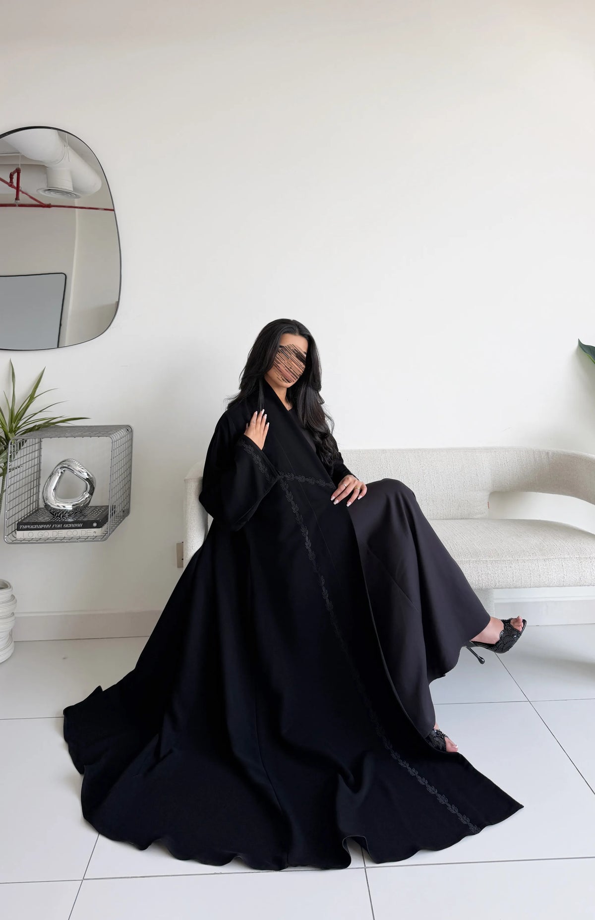 MW424 - عباية سوداء
