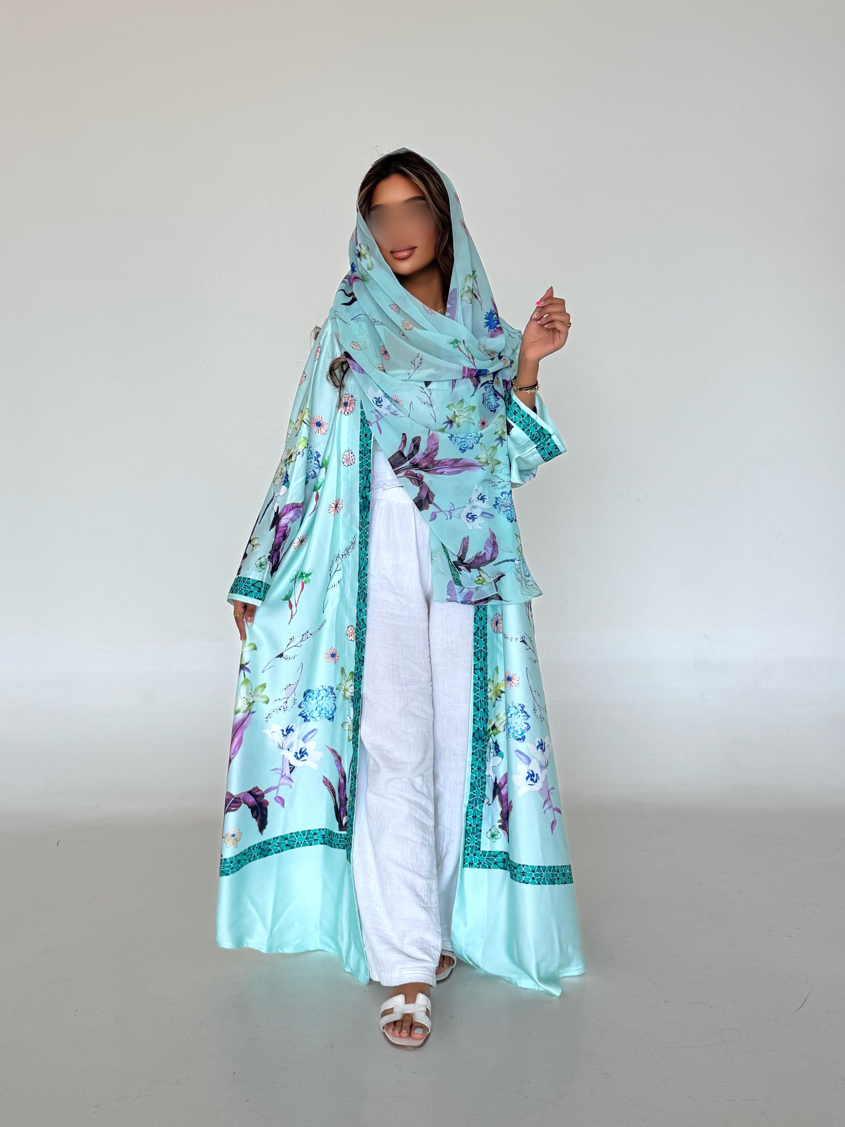 MW645 - Light Crepe Standing with Jacquard Half-Cloche