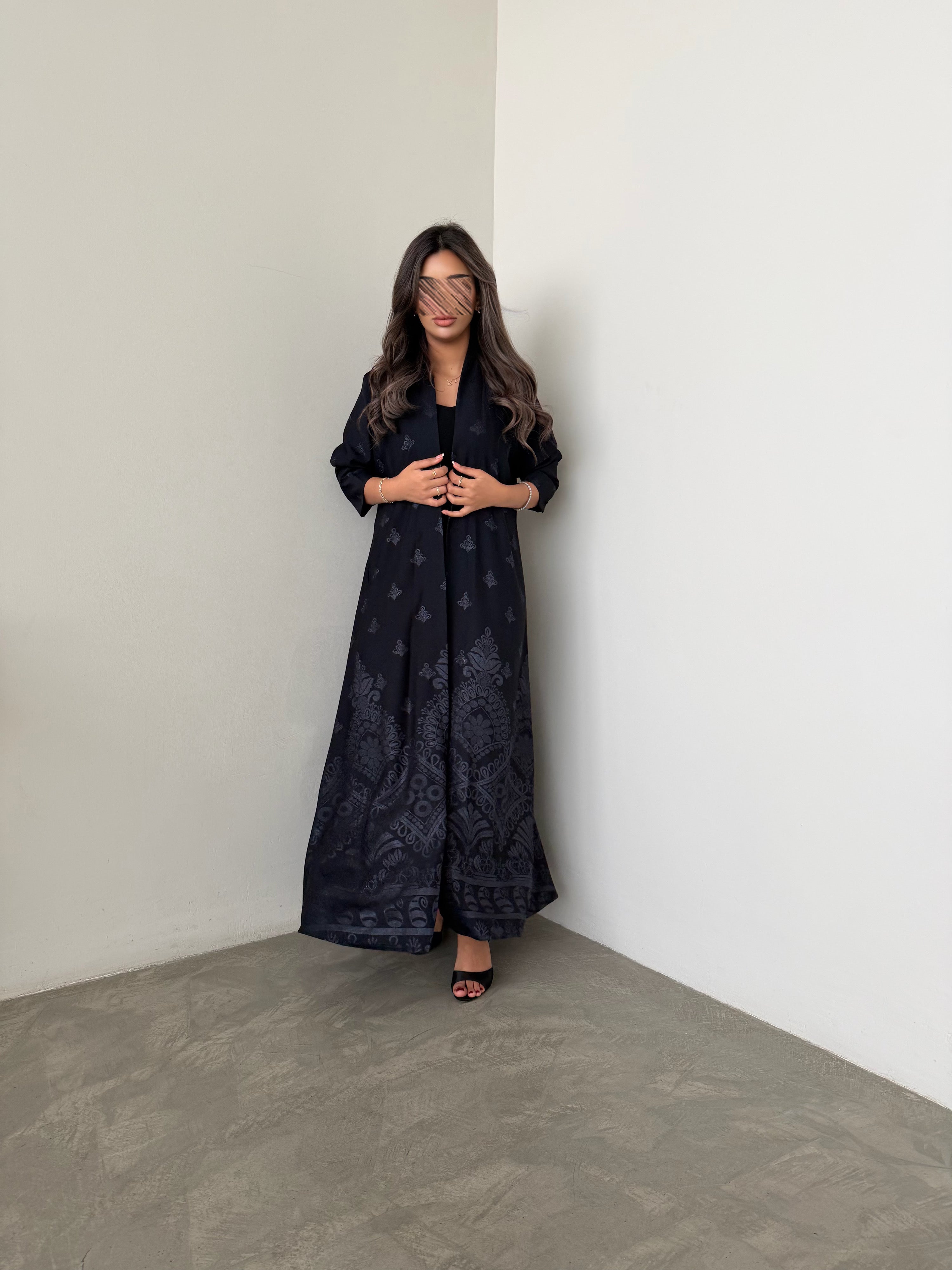 MWT5009 - عبايه كحلي طباعة كريب قصة نص كلوش - Aya