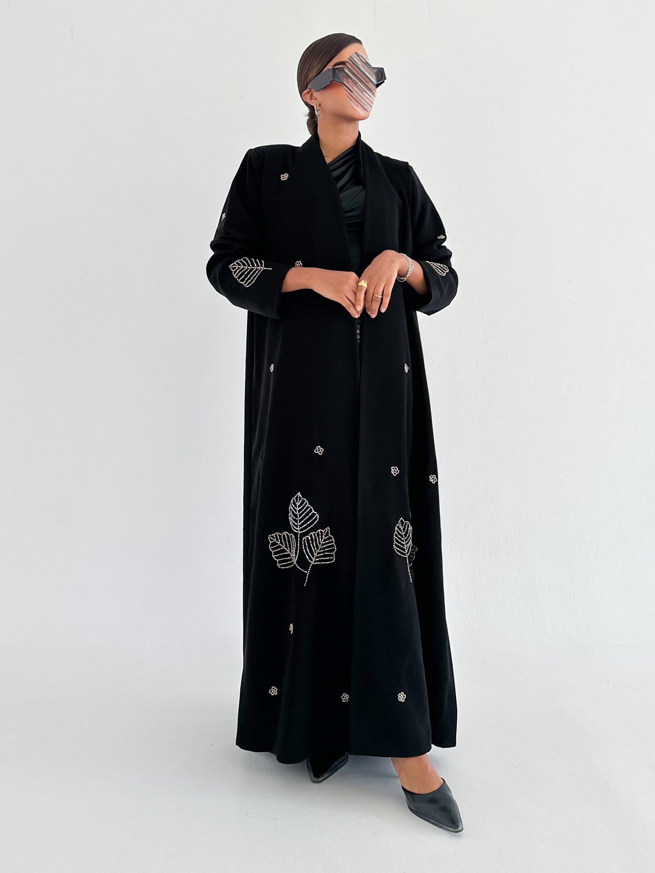 MW1795 - عباية قماش كوبرا شغل يدوي - Aya