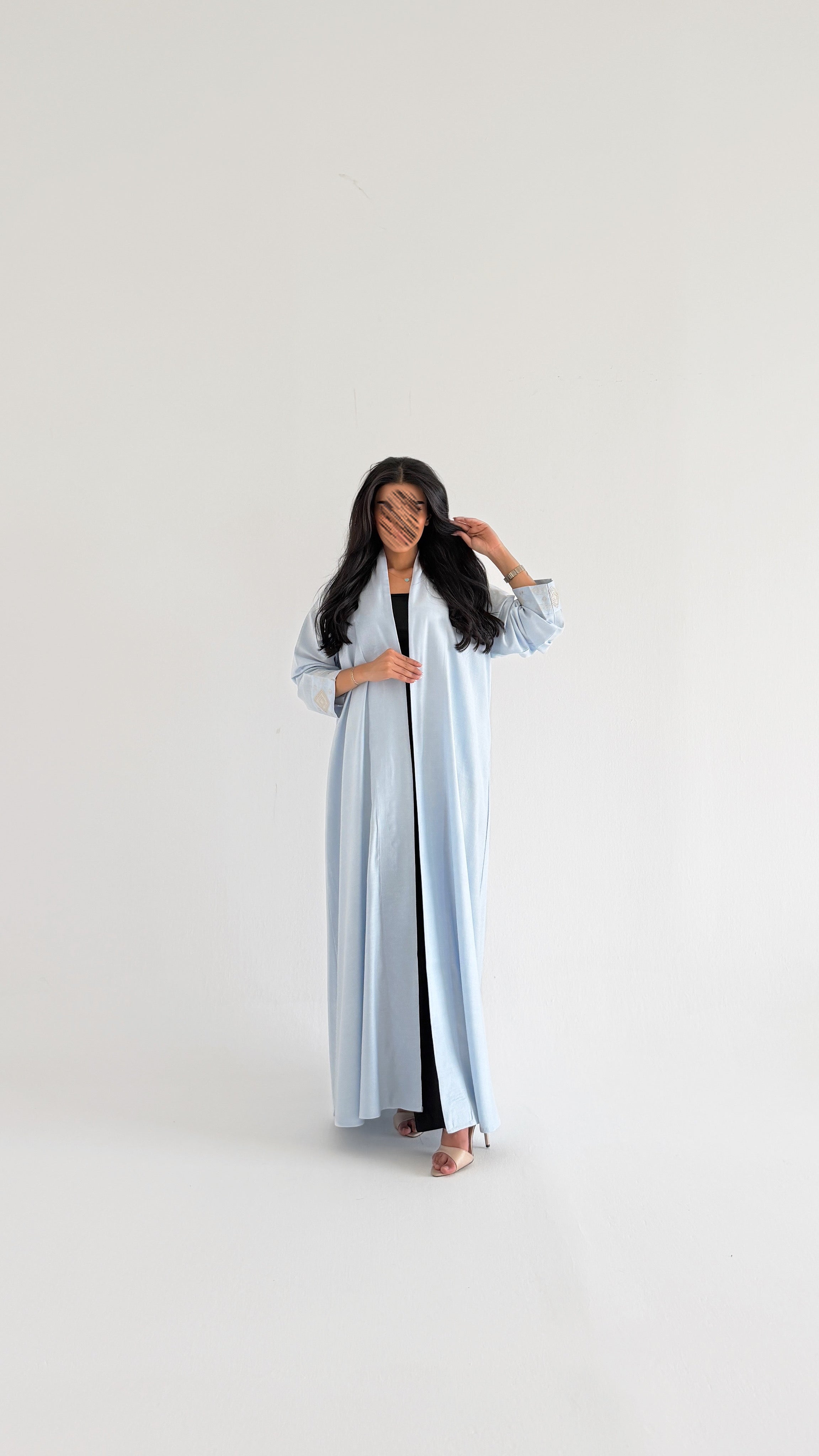 MWT1150 - عبايه لنن تطريز مع تدخيلة شانتون - Aya