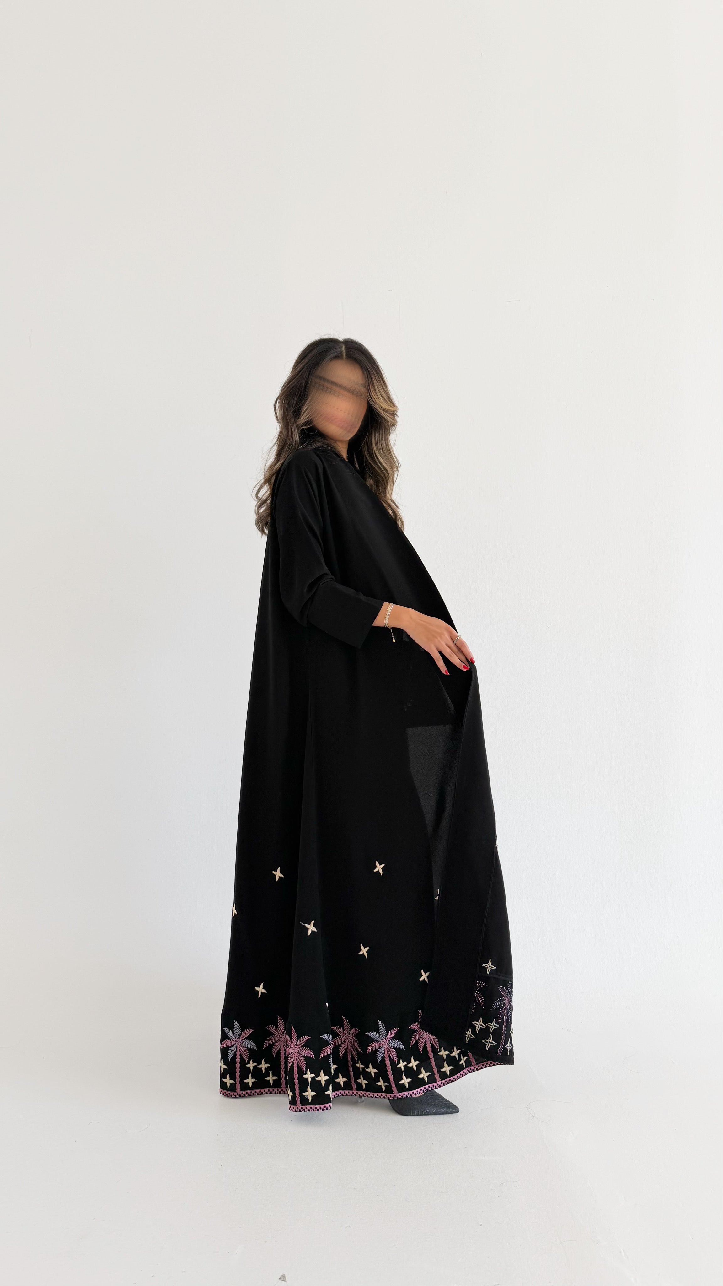 MW645 - Light Crepe Standing with Jacquard Half-Cloche