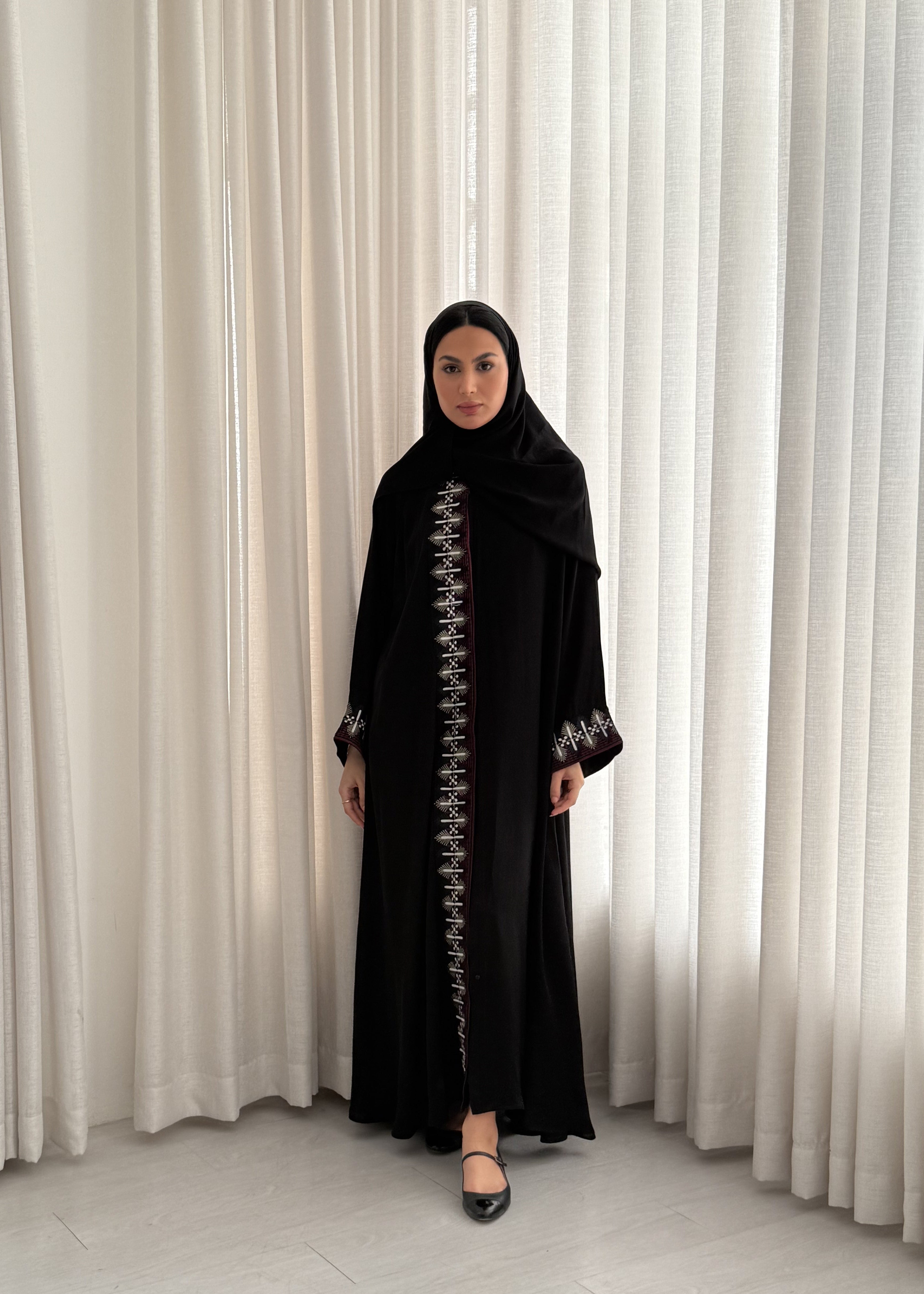 MW645 - Light Crepe Standing with Jacquard Half-Cloche
