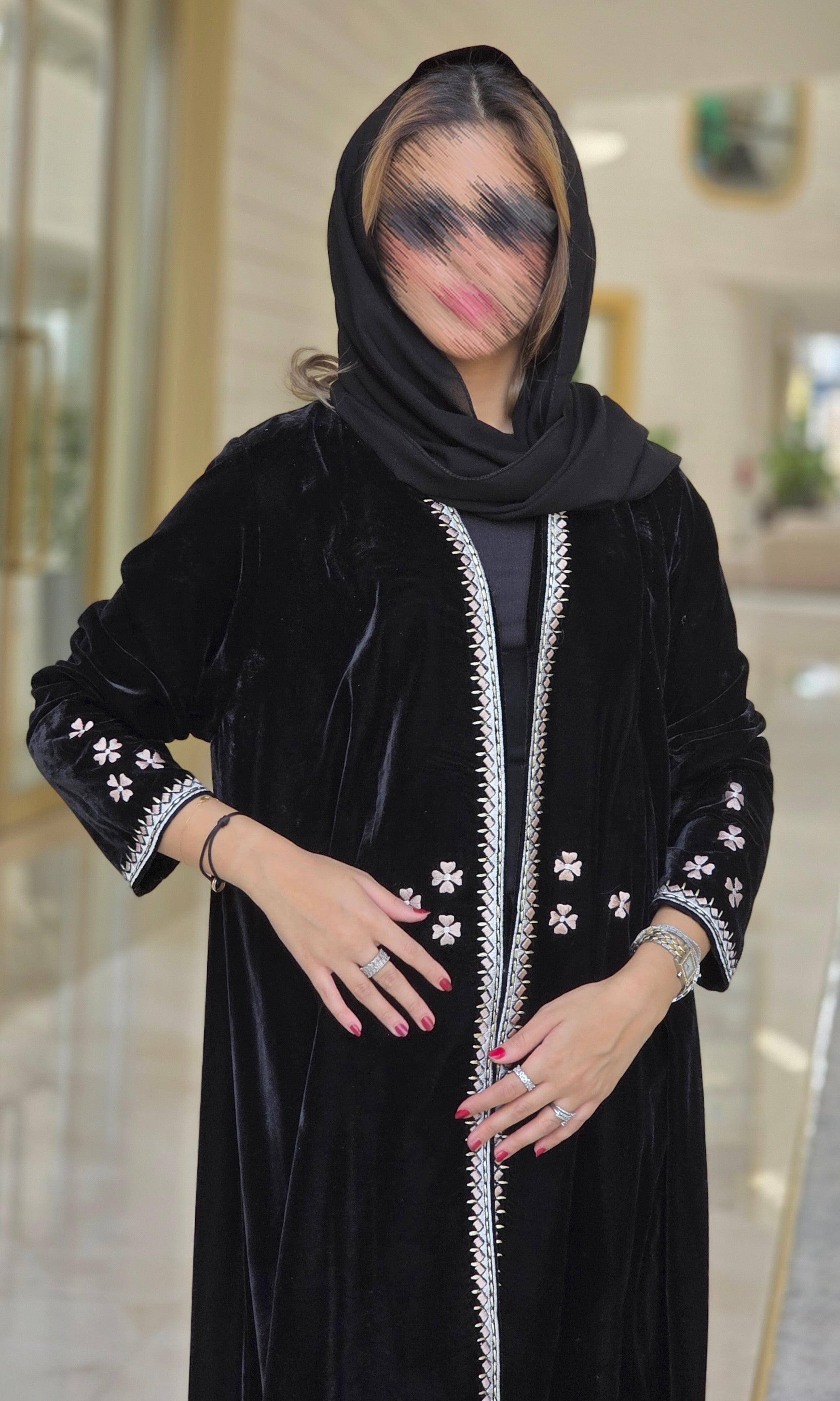 MWT655 - عباية تطريز مخمل اسود - Aya