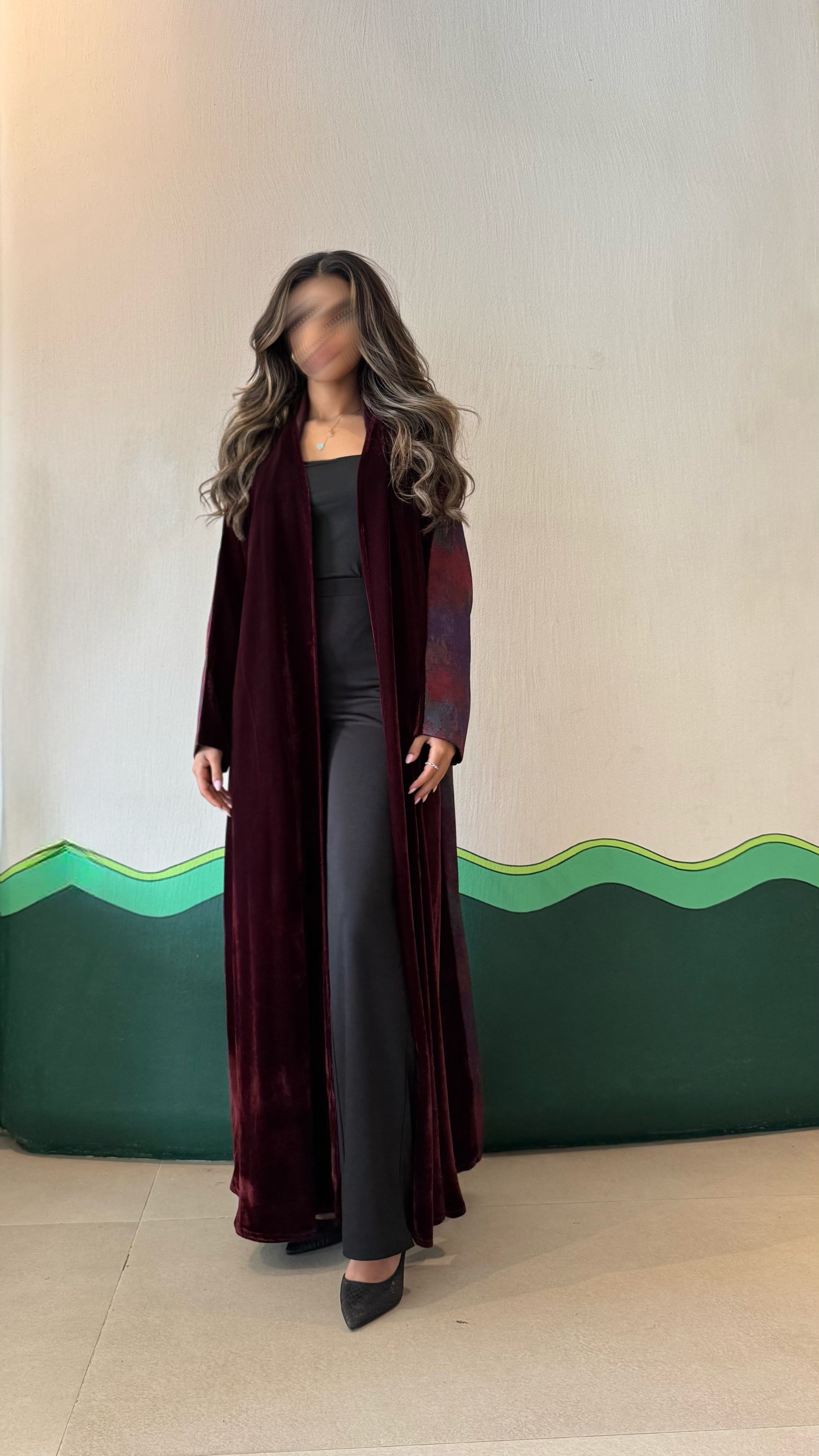 MW1759 - عباية مخمل من الامام والخلف جاكار - Aya